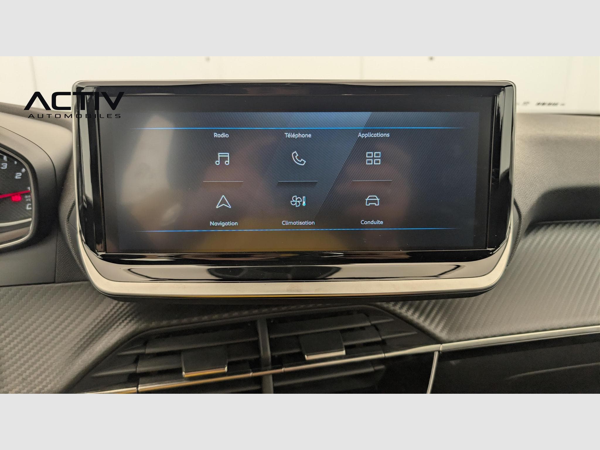 Peugeot 2008 100 S&S BVM6 Style (2025) - Photo 18