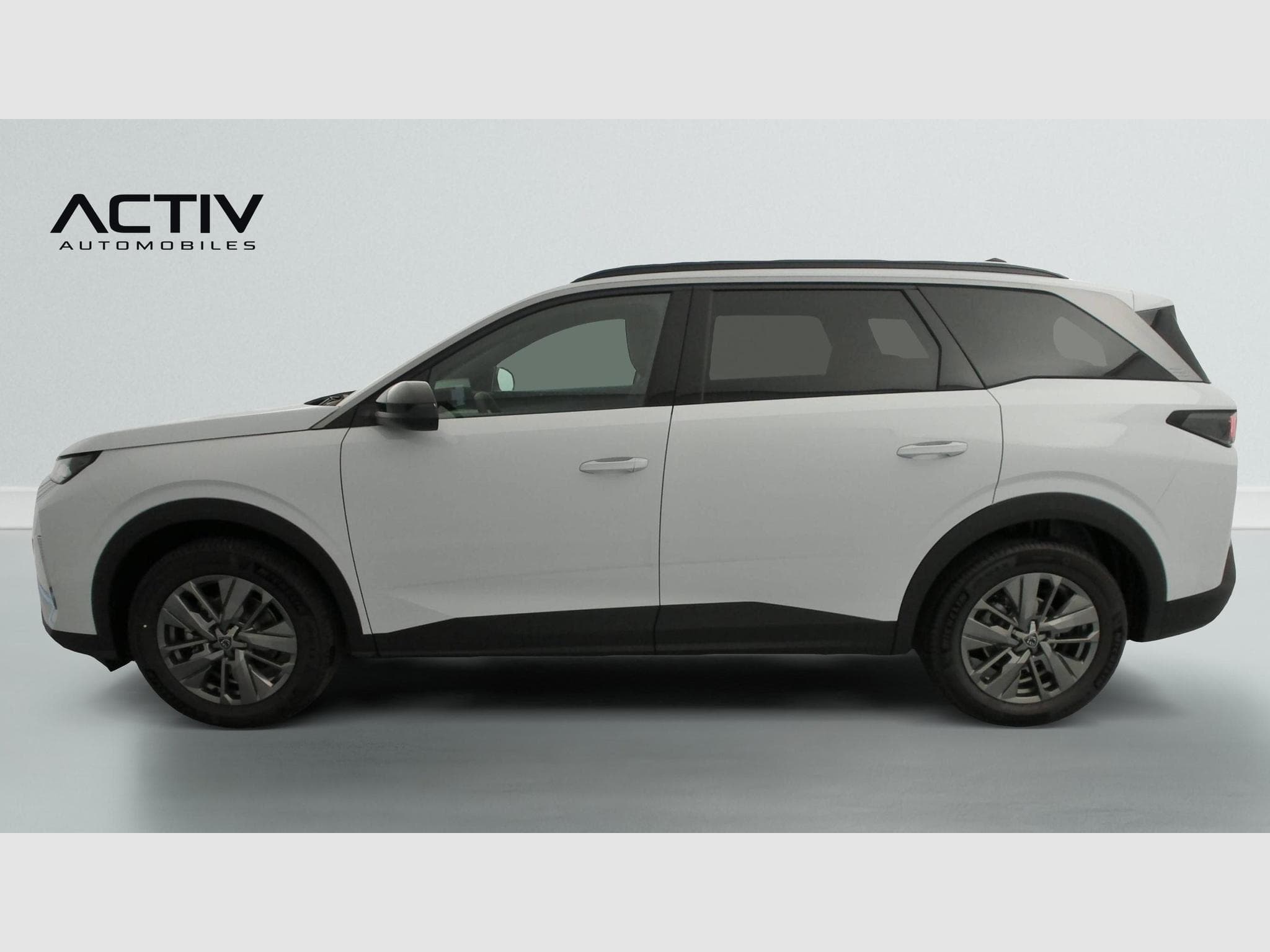 Peugeot 5008 Hybrid 145 e-DCS6 Allure (2026) - Photo 4