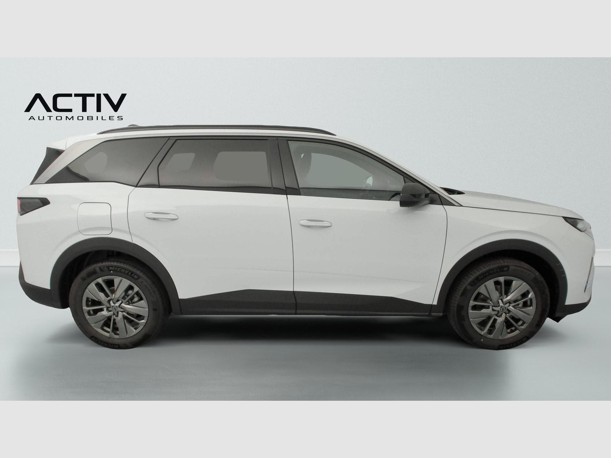 Peugeot 5008 Hybrid 145 e-DCS6 Allure (2026) - Photo 8