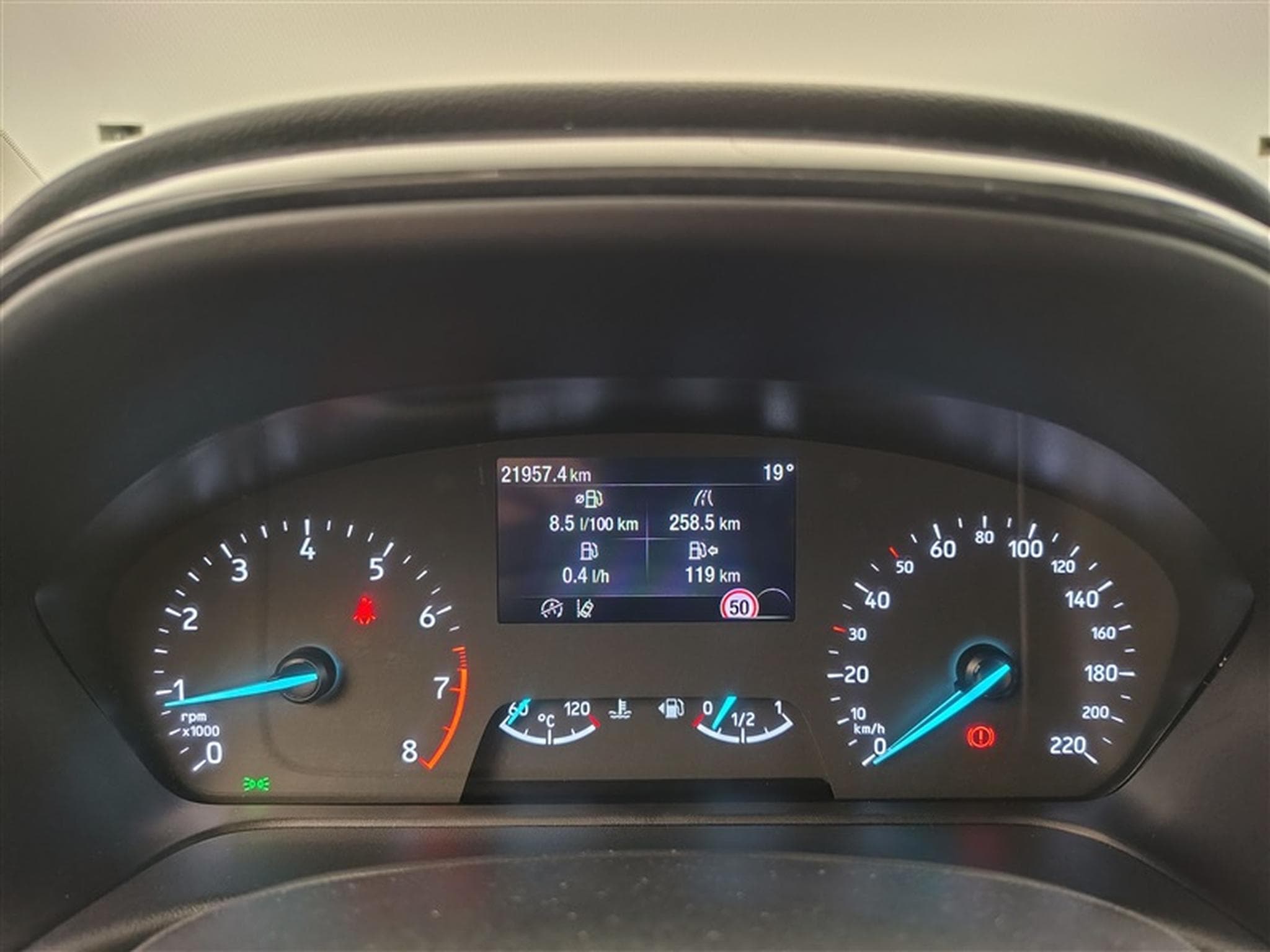Ford Puma 1.0 EcoBoost mHEV Titanium NAVI/FULL LED/JA17/PDC (2021) - Photo 10