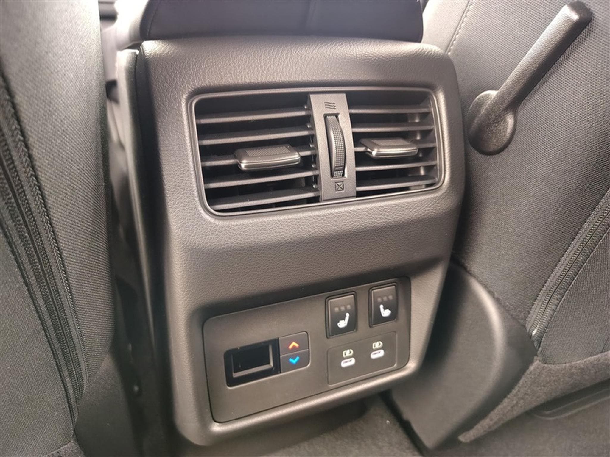 Nissan X-Trail 1.5 DIG-T 2WD X-Tronic N-Connecta NAVI / FULL LED / CAMERA (2026) - Photo 20