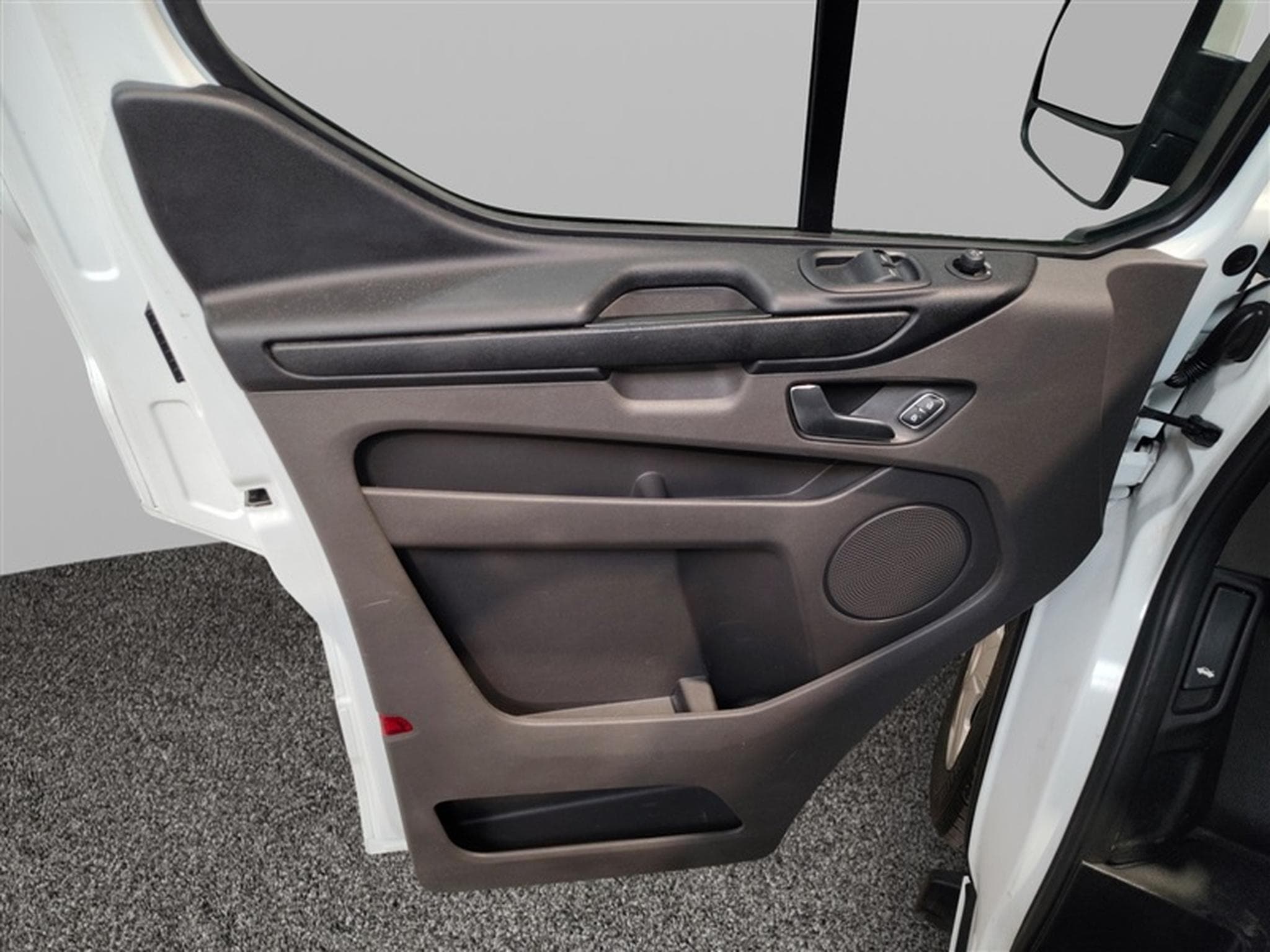 Ford Transit 2.0 TDCi L2H1 Trend Navi / PDC +Caméra (2021) - Foto 17