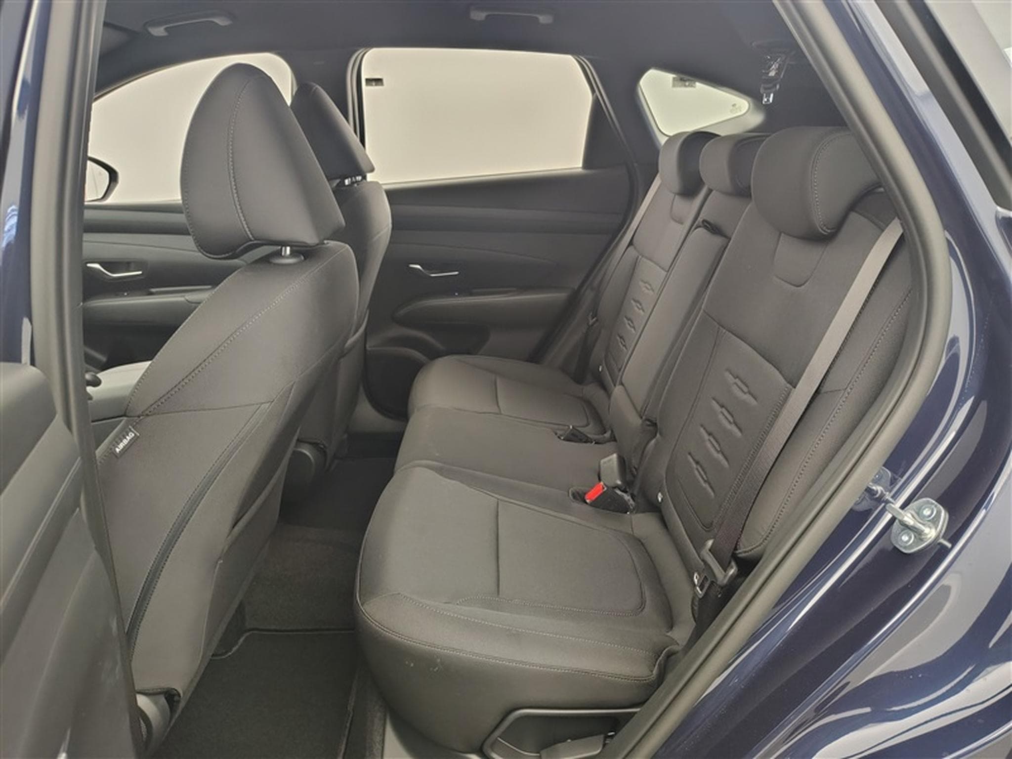 Hyundai Tucson 1.6 T-GDi 150cv DCT Black Edition NAVI / FULL LED / CAMERA (2026) - Photo 13