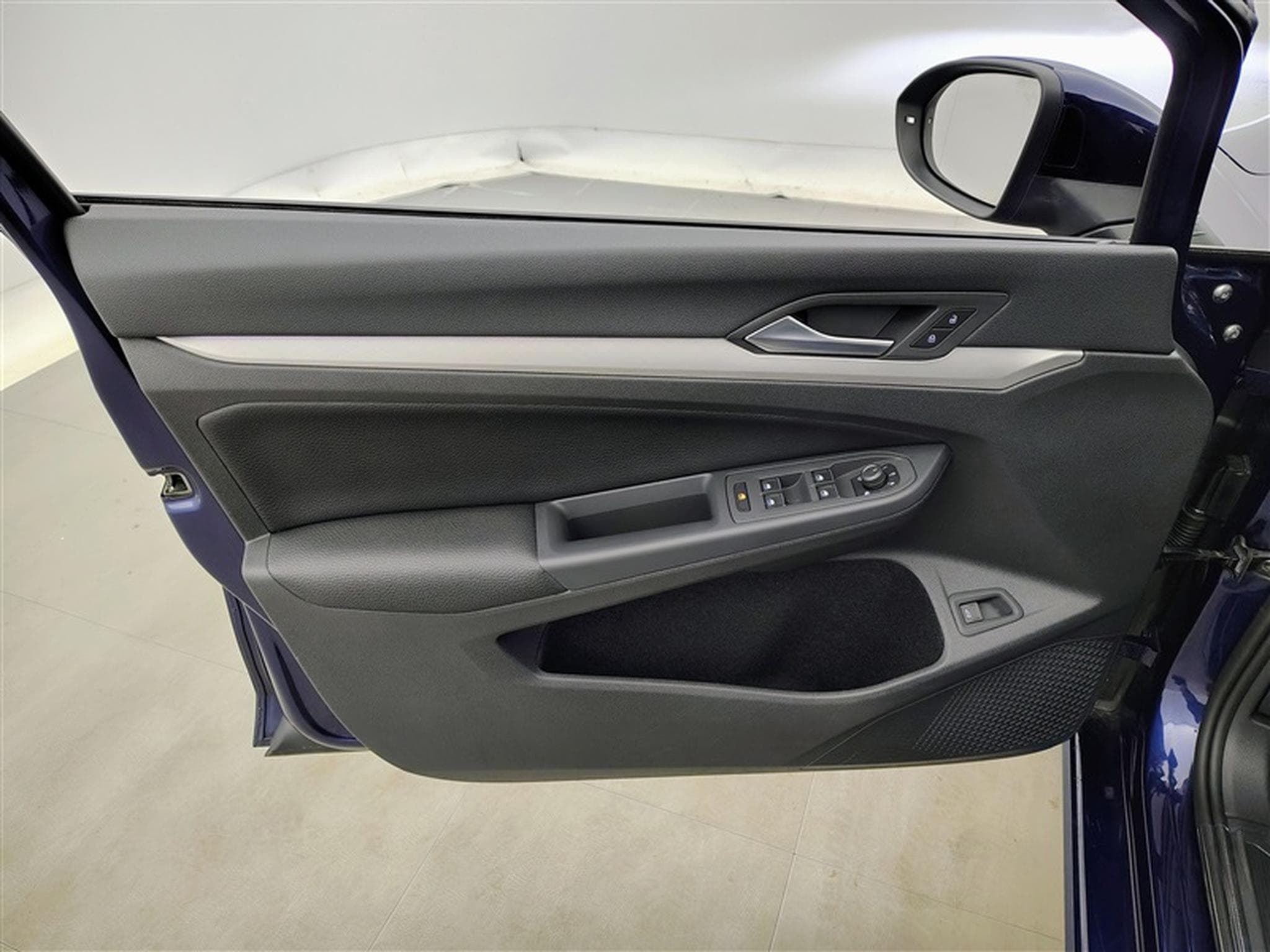 VW Golf 2.0 TDi Life Cuir / Navi Cockpit / Led / PDC av+ar (2024) - Foto 17