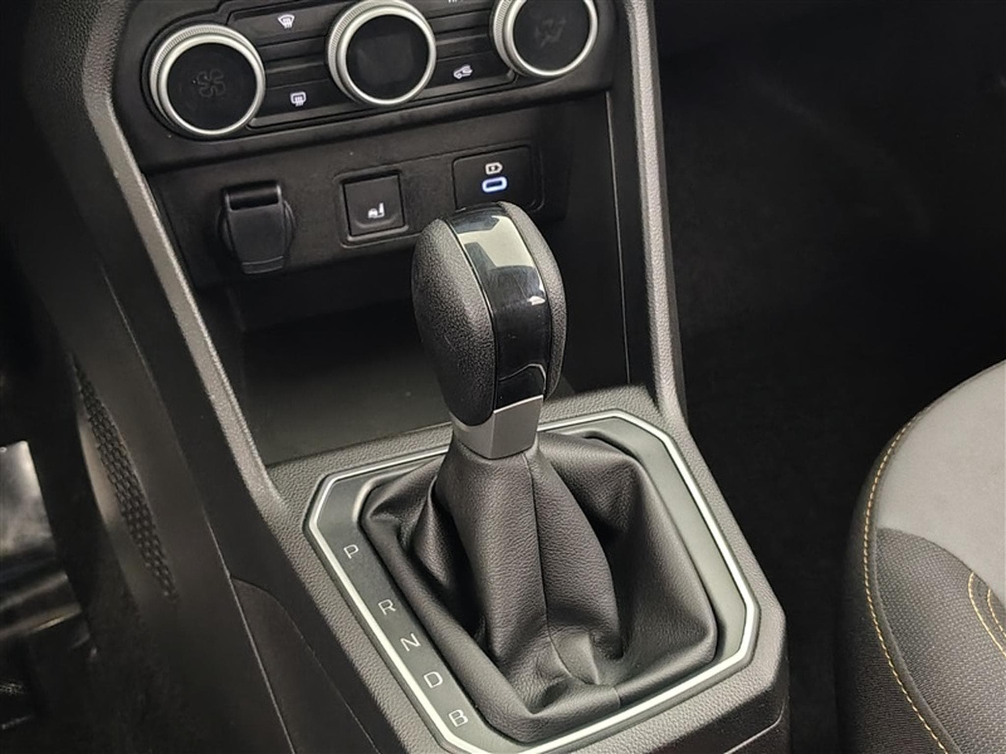 Dacia Jogger Hybrid 1.6 Extreme 7PL / NAVI / CARPLAY / CAMERA (2025) - Foto 12