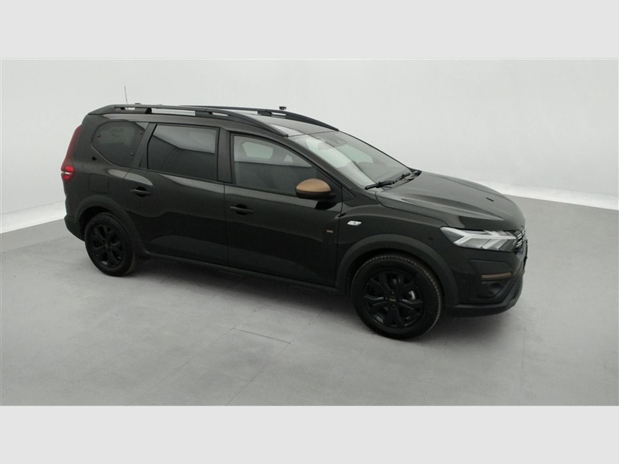 Dacia Jogger Hybrid 1.6 Extreme 7PL / NAVI / CARPLAY / CAMERA (2025) - Foto 23