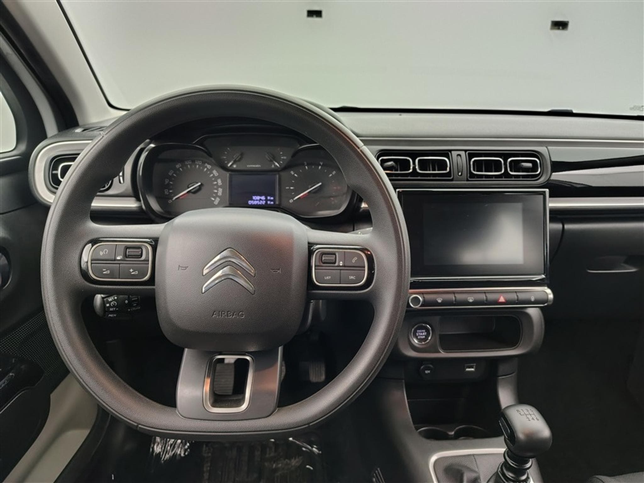Citroën C3 1.2i PureTech Shine CARPLAY / FULL LED / JA 16" (2023) - Photo 9