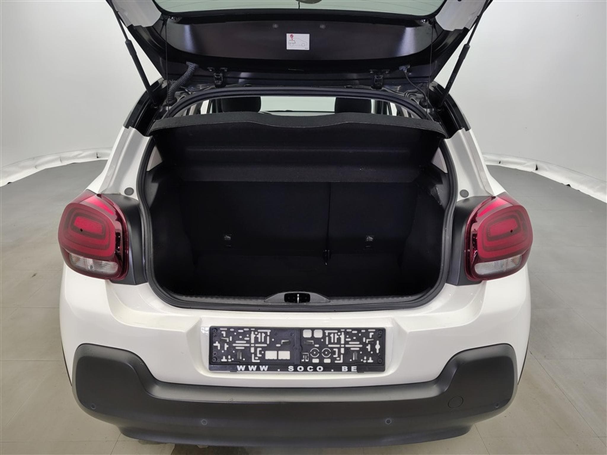 Citroën C3 1.2i PureTech Shine CARPLAY / FULL LED / JA 16" (2023) - Photo 14