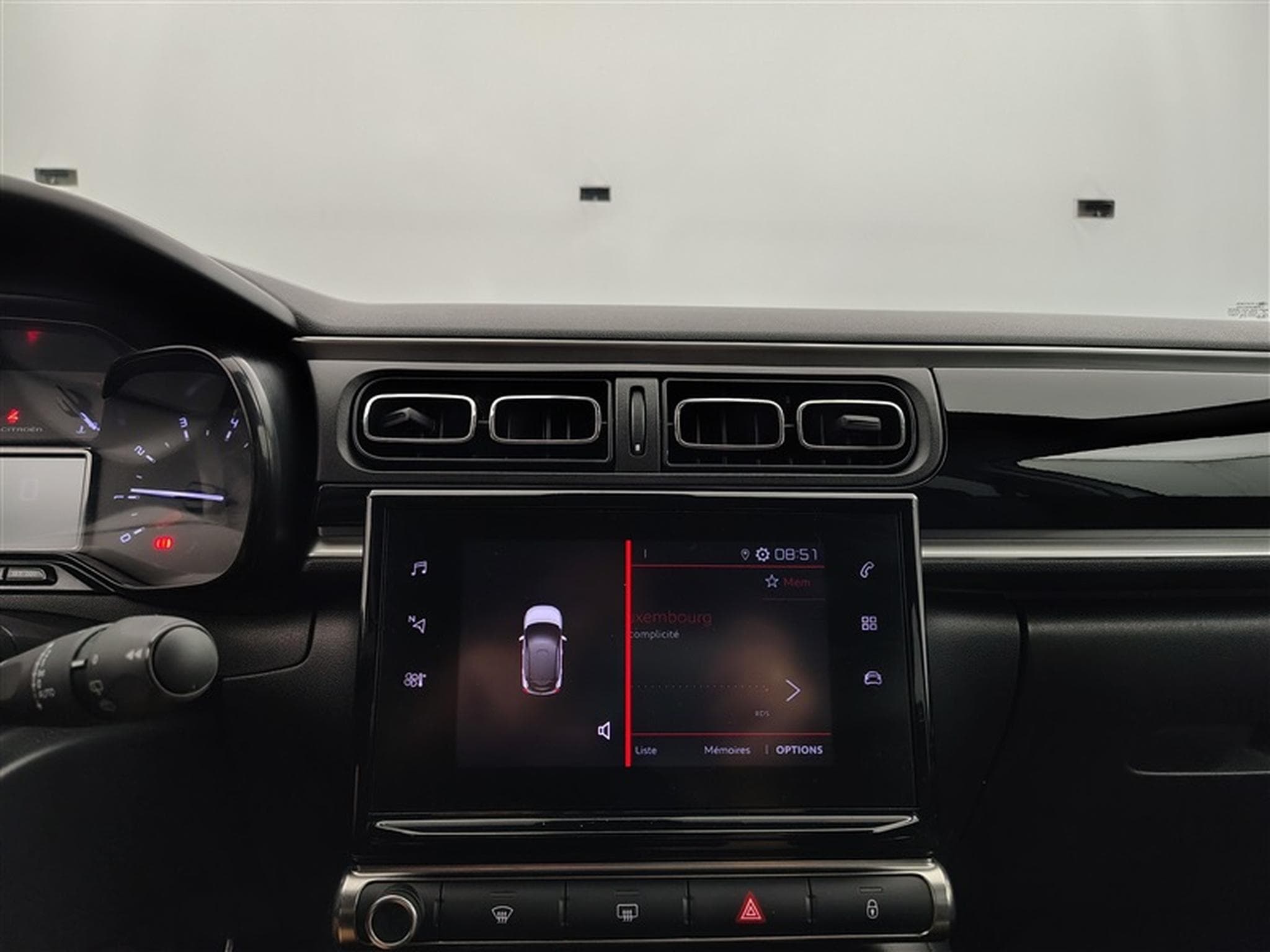 Citroën C3 1.2i PureTech Shine CARPLAY / FULL LED / JA 16" (2023) - Photo 17