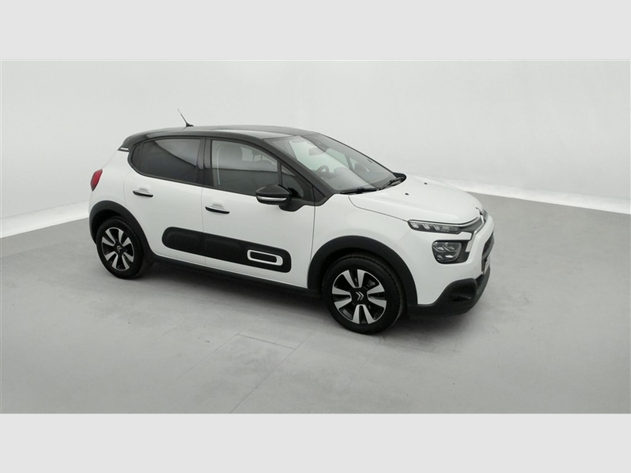 Citroën C3 1.2i PureTech Shine CARPLAY / FULL LED / JA 16" (2023) - Photo 22