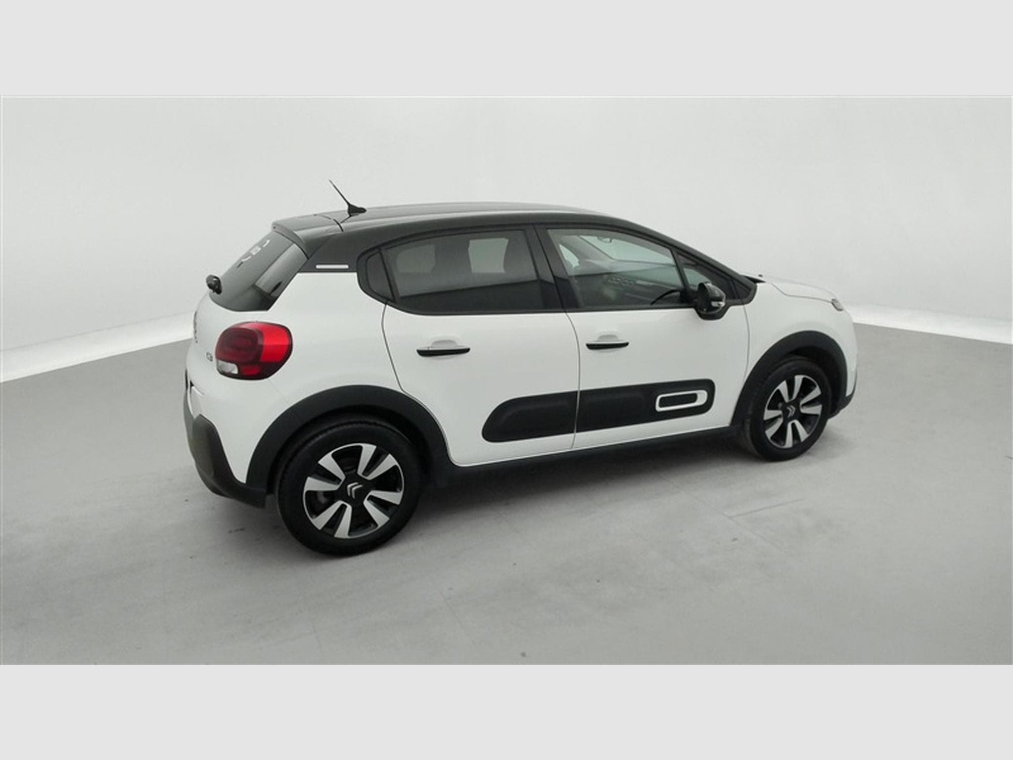 Citroën C3 1.2i PureTech Shine CARPLAY / FULL LED / JA 16" (2023) - Photo 24