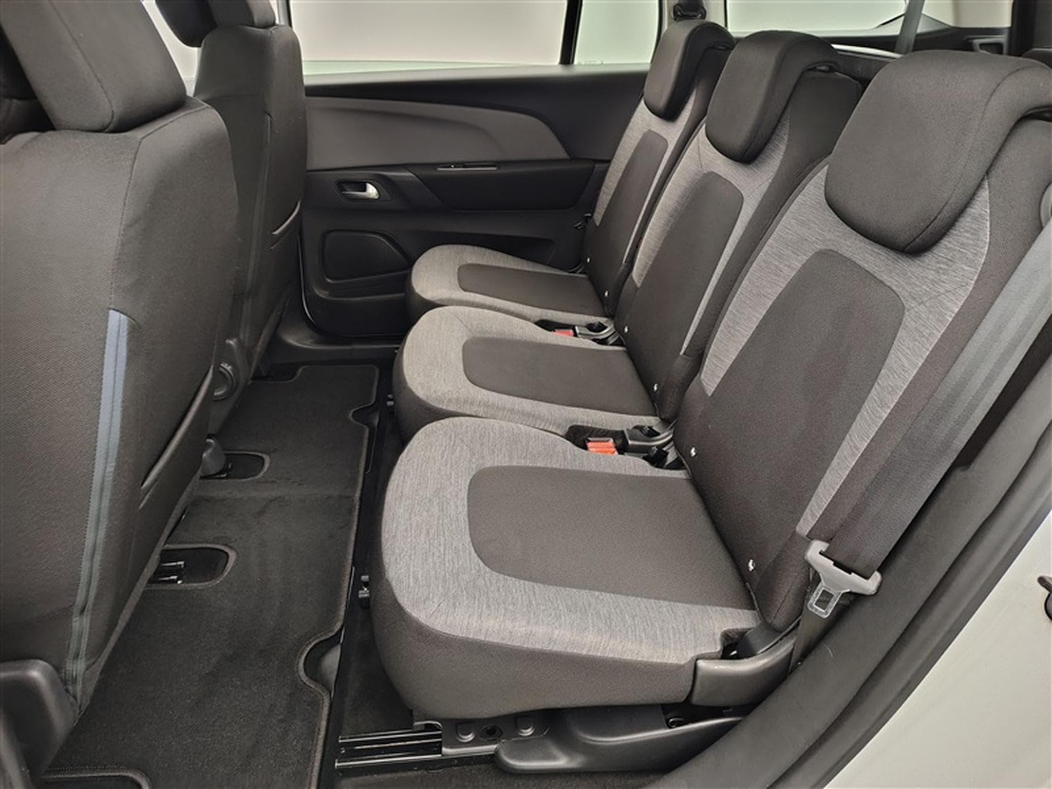 Citroen Grand C4 SpaceTourer 1.2 PureTech 130cv Feel 7pl. NAVI / PDC AR / JA 16" (2020) - Photo 13