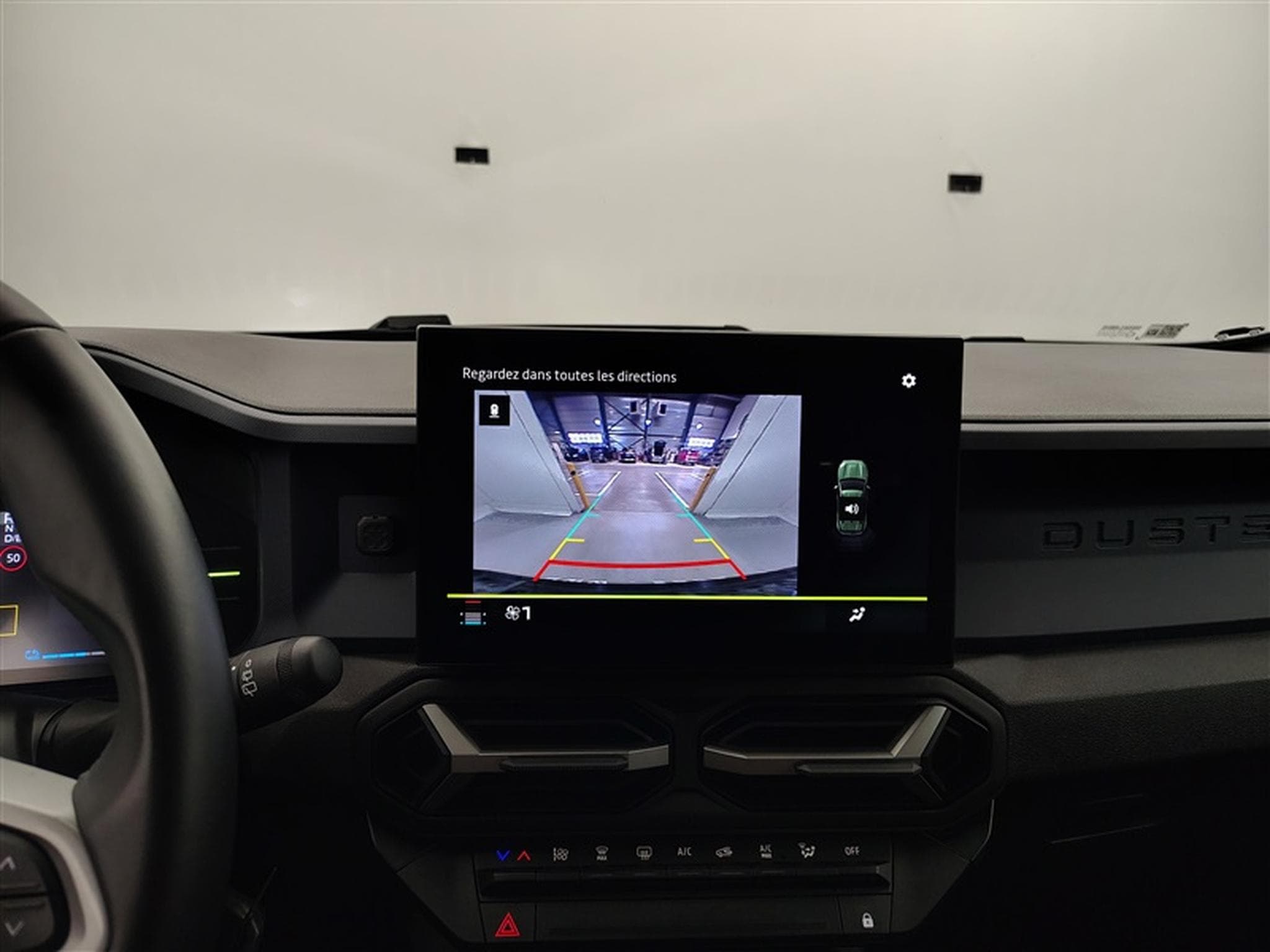 Dacia Duster 1.6 Hybrid EDC CARPLAY / CLIM / FULL LED (2025) - Photo 17