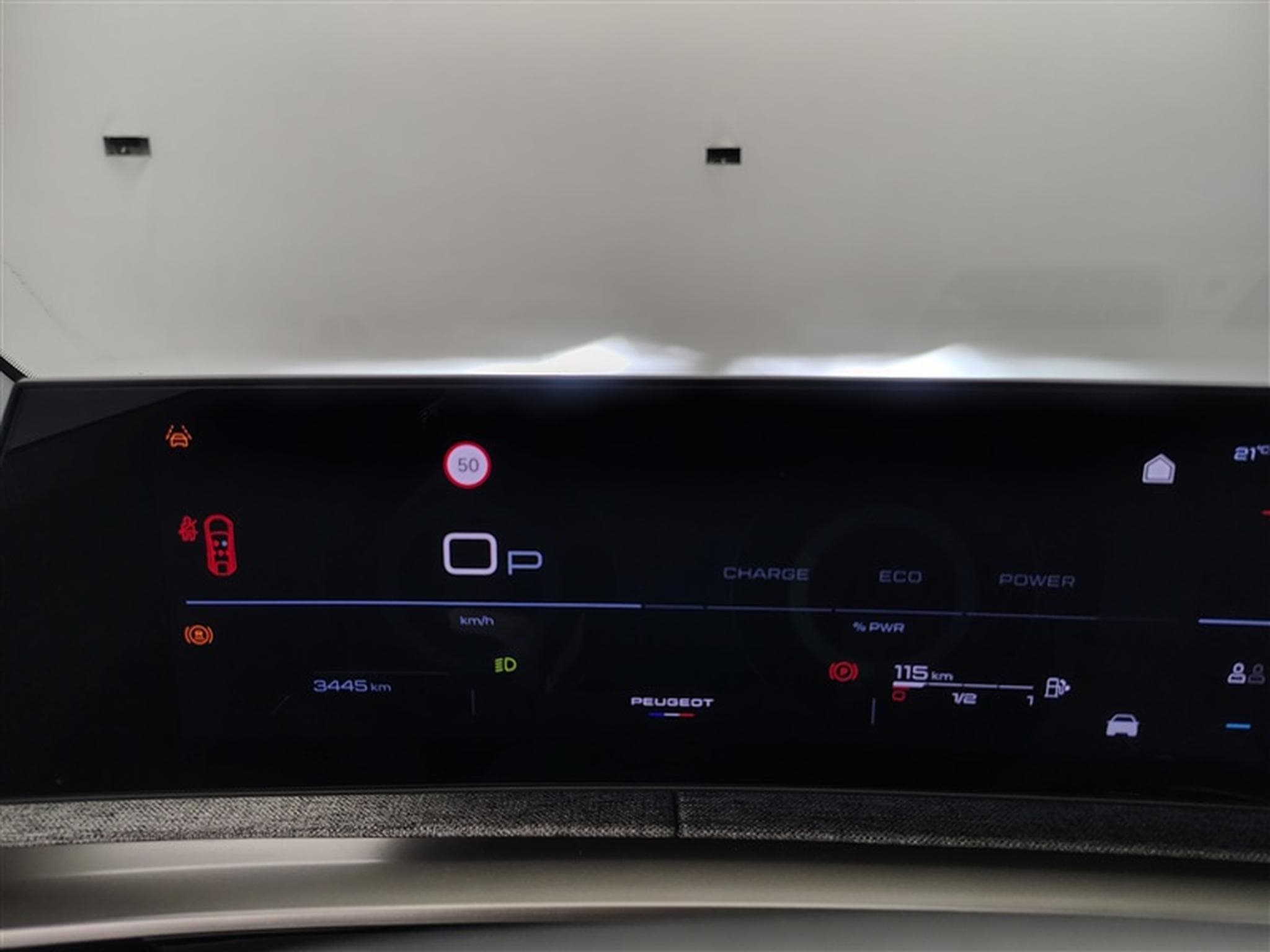 Peugeot 3008 1.2 HYBRID 136cv e-DSC6 Allure Pack NAVI / FULL LED / CAMERA (2025) - Photo 10