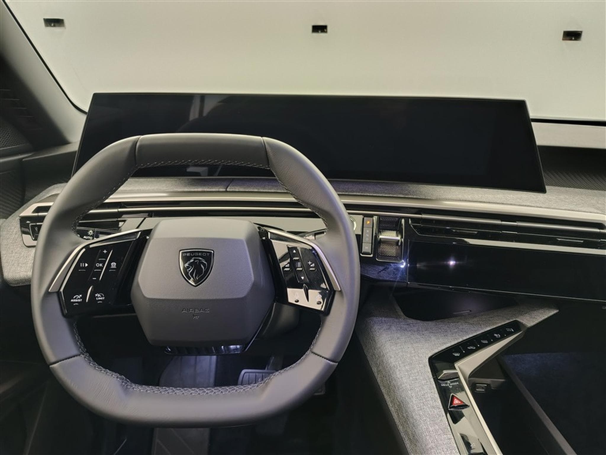 Peugeot 3008 1.2 HYBRID 136cv e-DSC6 Allure Pack NAVI / FULL LED / CAMERA (2025) - Photo 9