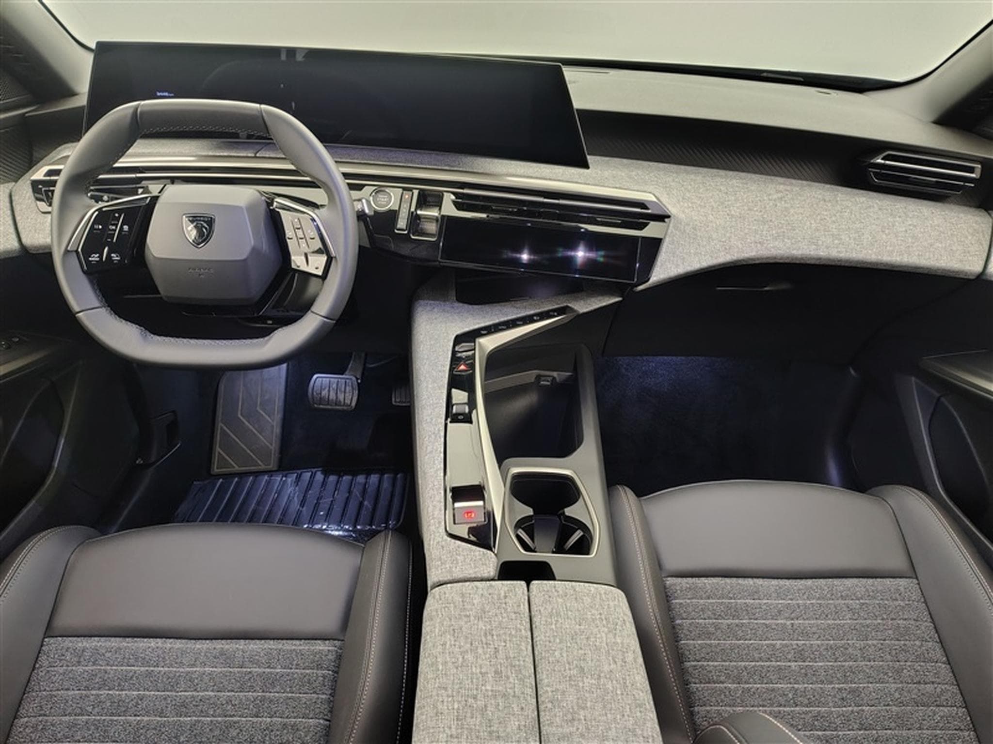 Peugeot 3008 1.2 HYBRID 136cv e-DSC6 Allure Pack NAVI / FULL LED / CAMERA (2025) - Photo 8