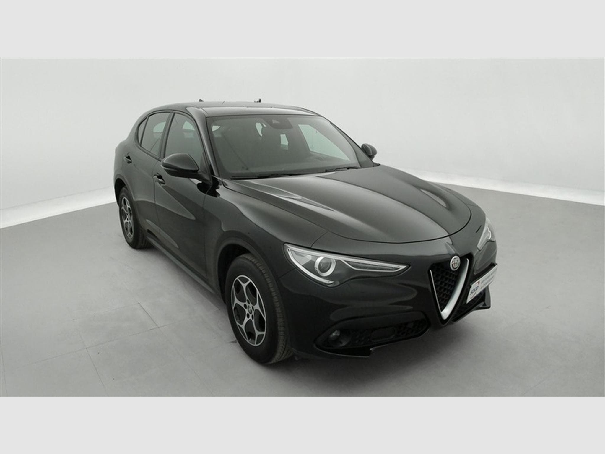 Alfa-Romeo Stelvio 2.2 MJD AT8 Q4 Super NAVI / FULL LED / CAMERA / JA 17" (2023) - Photo 23