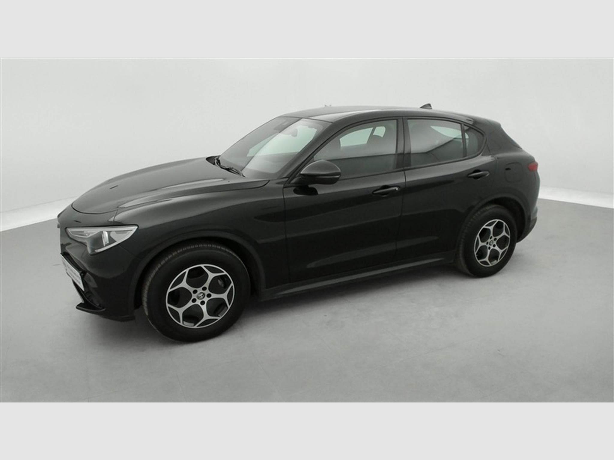 Alfa-Romeo Stelvio 2.2 MJD AT8 Q4 Super NAVI / FULL LED / CAMERA / JA 17" (2023) - Photo 22