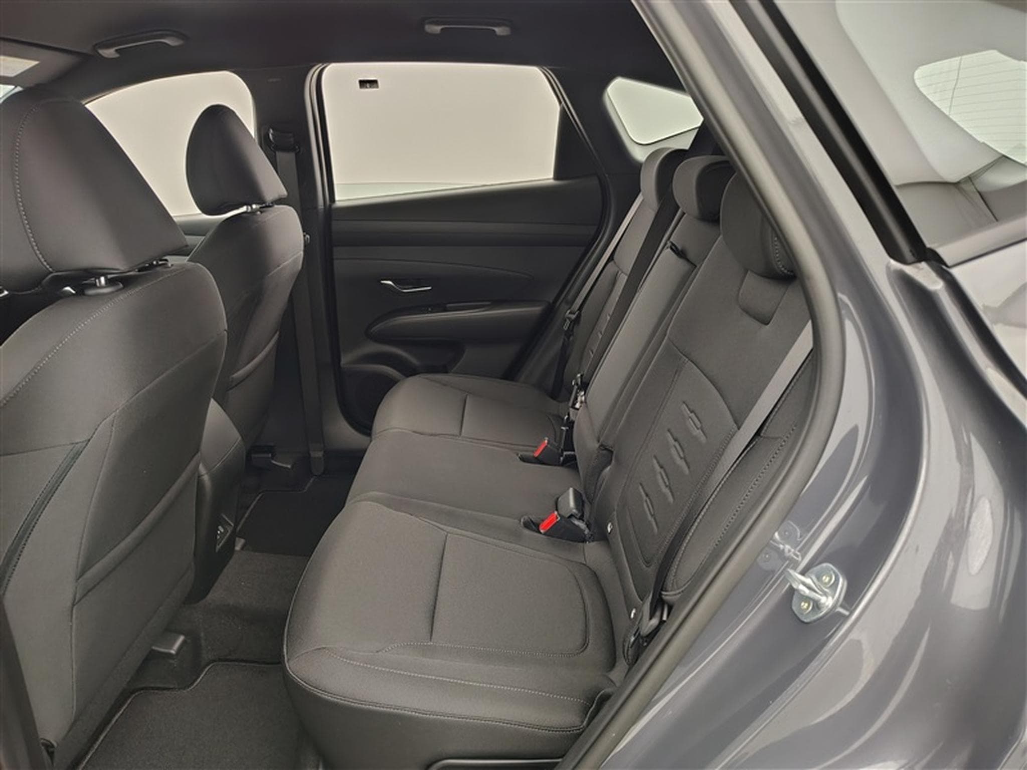 Hyundai Tucson 1.6 T-GDi 150cv DCT Black Edition NAVI / FULL LED / CAMERA (2026) - Photo 13