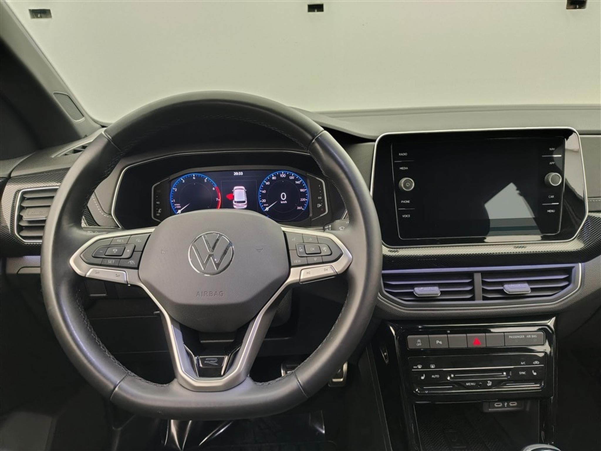VW T-Cross 1.0 TSI R-Line *NAVI/FULL LED/CAMERA/PDC/JA* (2024) - Photo 9