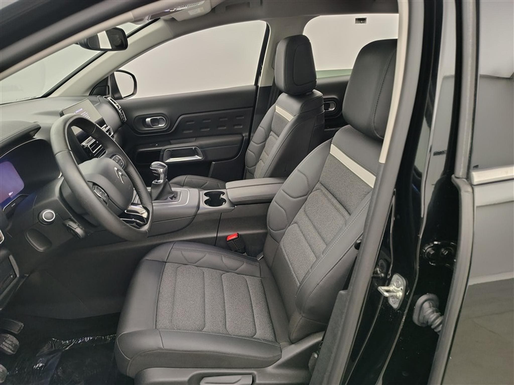 Citroen C5 Aircross 1.2 PureTech Plus S&S (EU6.4) (2024) - Photo 7