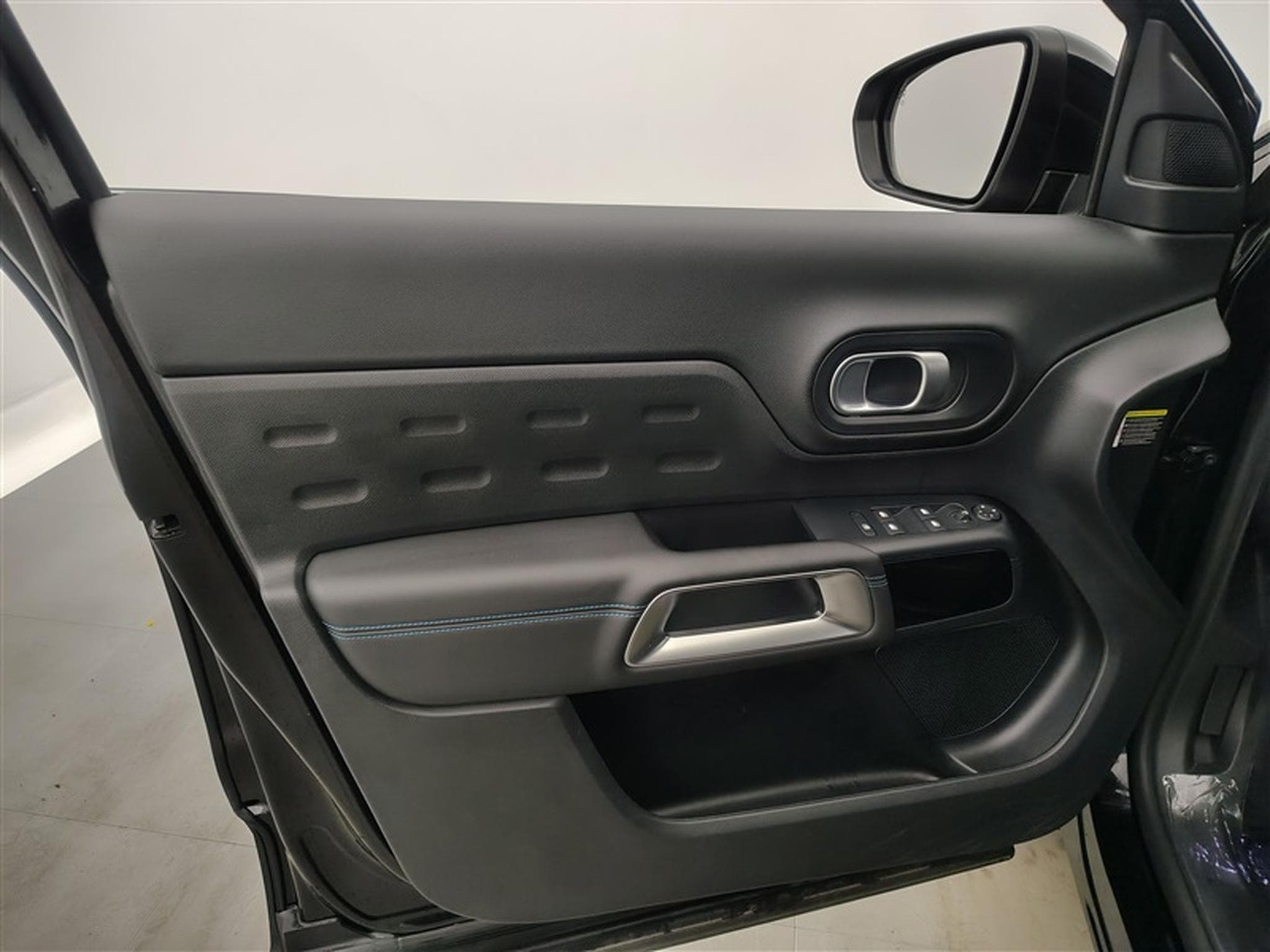 Citroen C5 Aircross 1.2 PureTech Plus S&S (EU6.4) (2024) - Photo 17