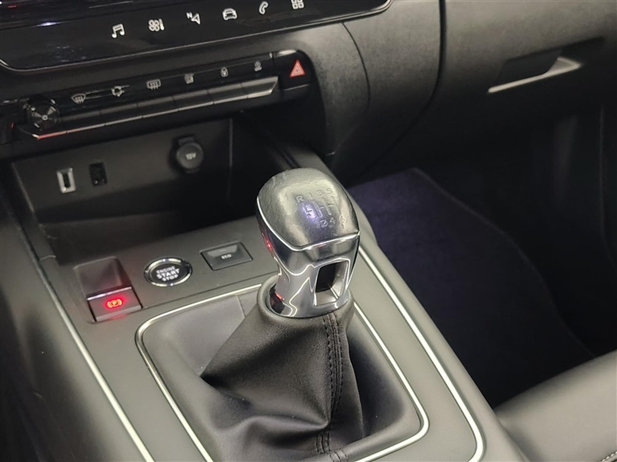 Citroen C5 Aircross 1.2 PureTech Plus S&S (EU6.4) (2024) - Photo 12