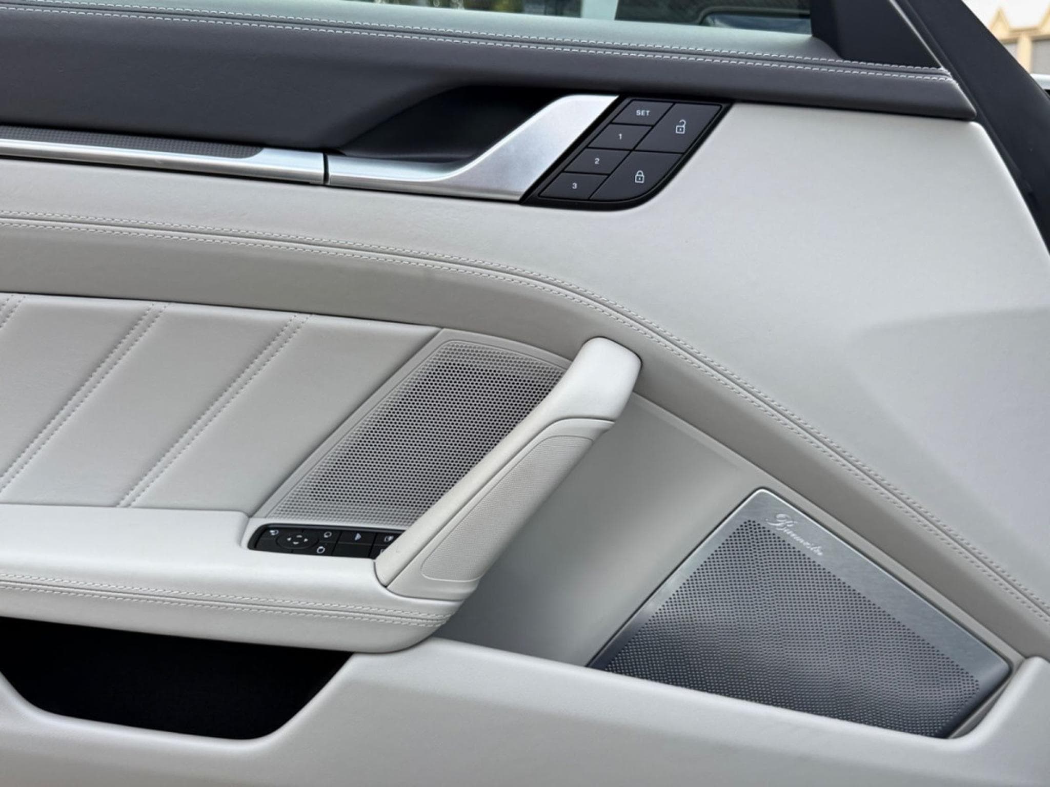 Porsche 911 Turbo S Cabriolet (2022) - Photo 12