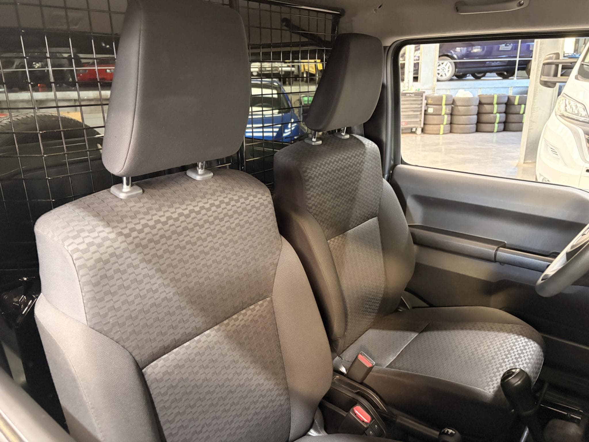 Suzuki Jimny 1.5 Allgrip 102HP (2023) - Photo 11