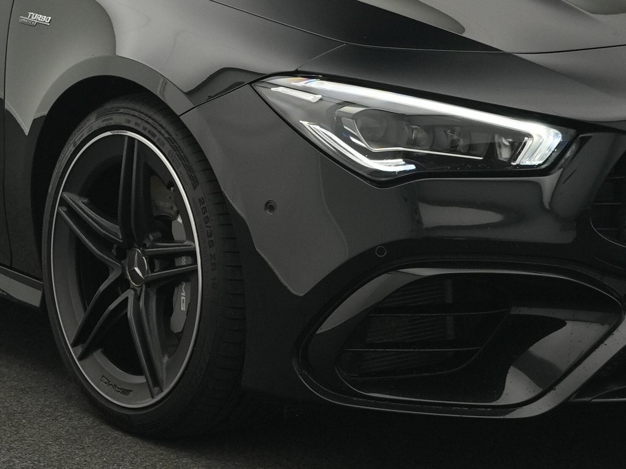 Mercedes CLA 45 AMG 4MATIC+ (1970) - Photo 9