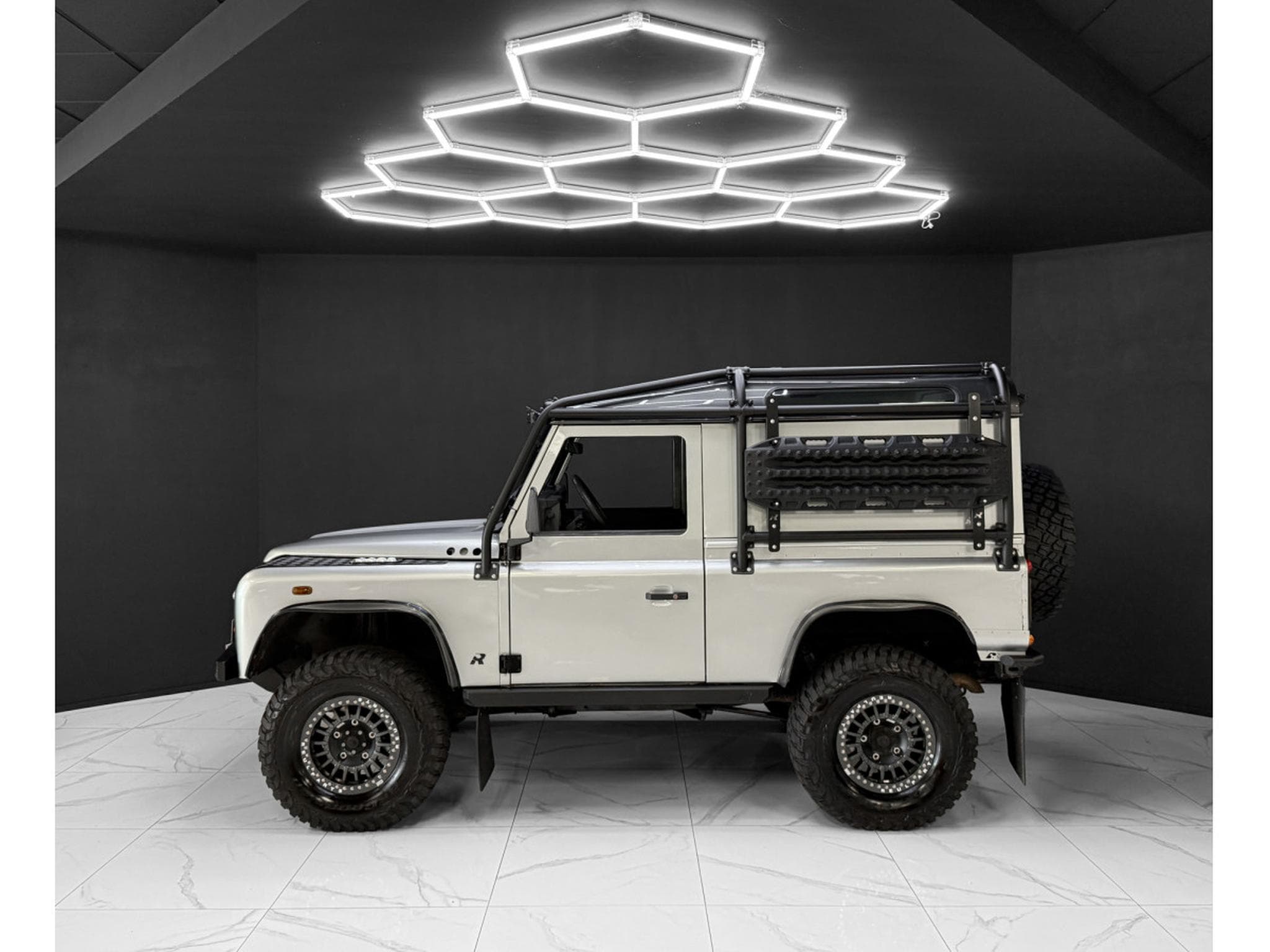 Land-Rover Defender 90 TD5 REUL SPORT PARTS (2006) - Photo 2