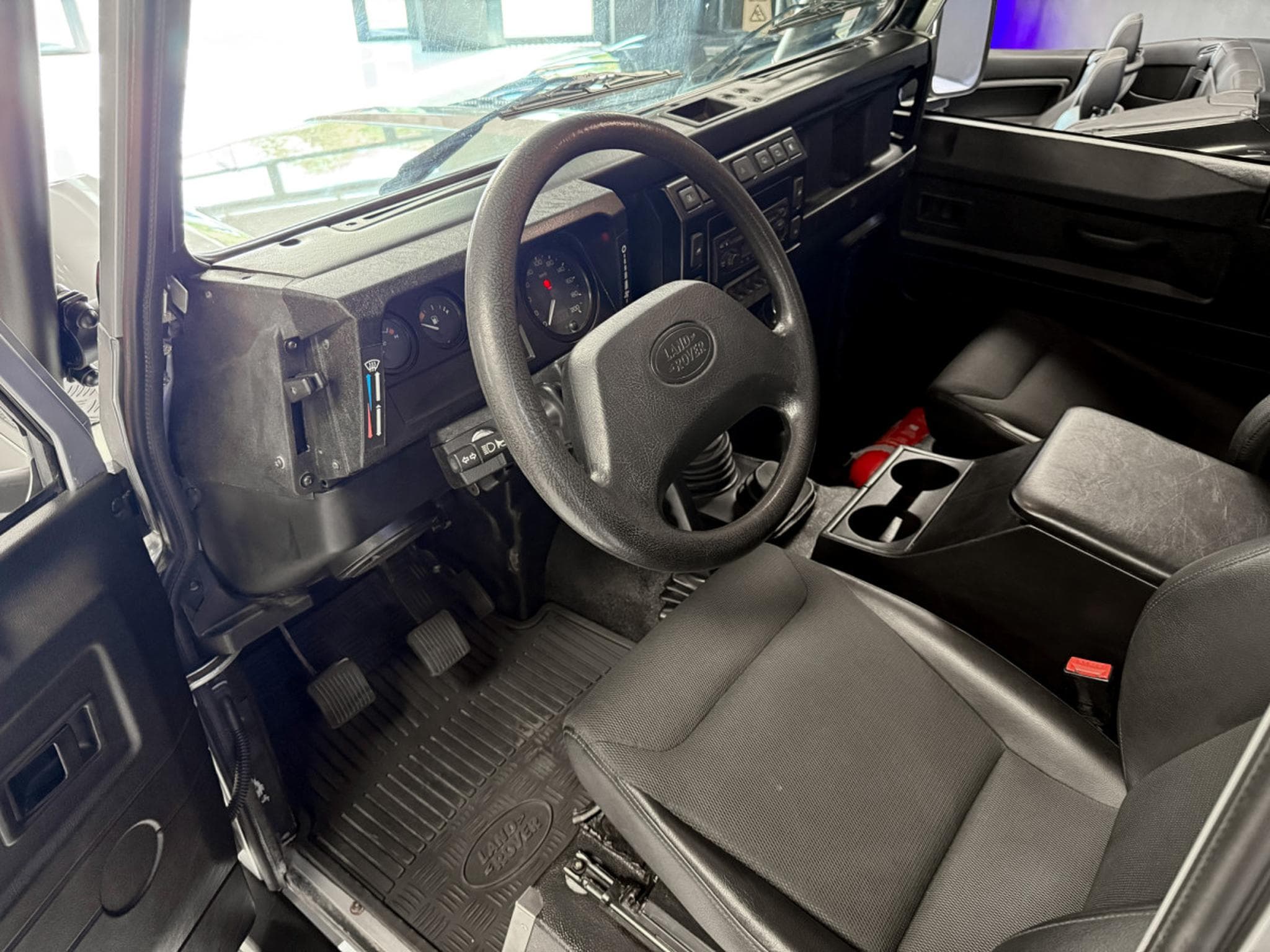 Land-Rover Defender 90 TD5 REUL SPORT PARTS (2006) - Photo 9