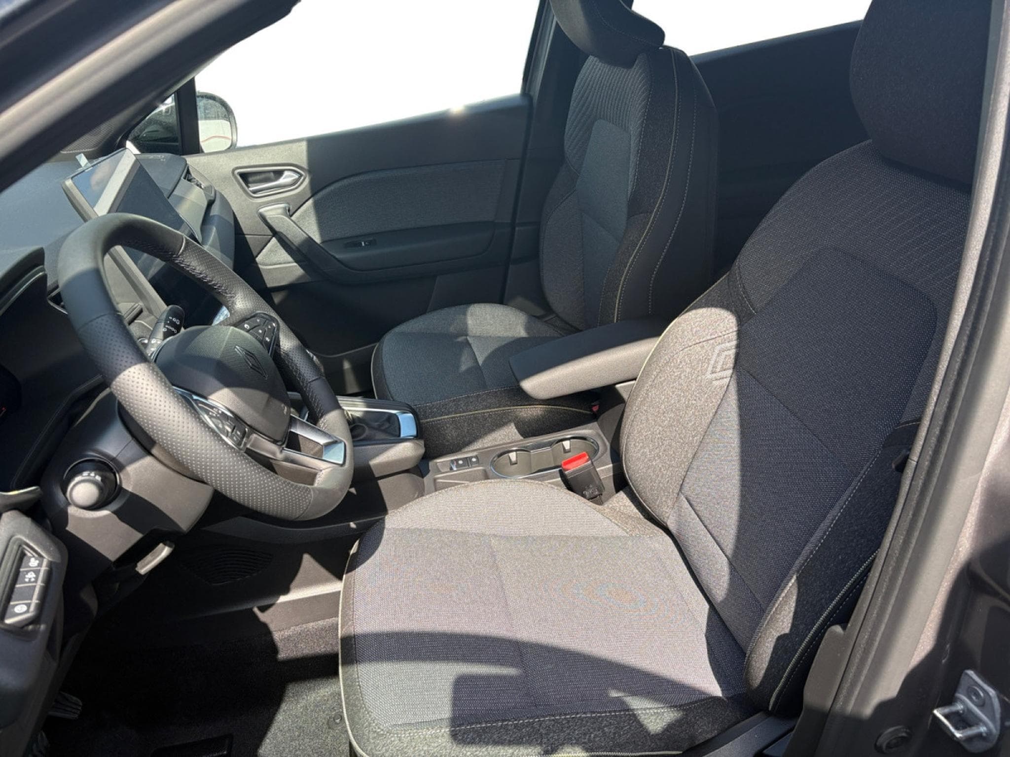 Renault Captur 1.3 TCe MHEV Techno 160 EDC (2025) - Photo 5