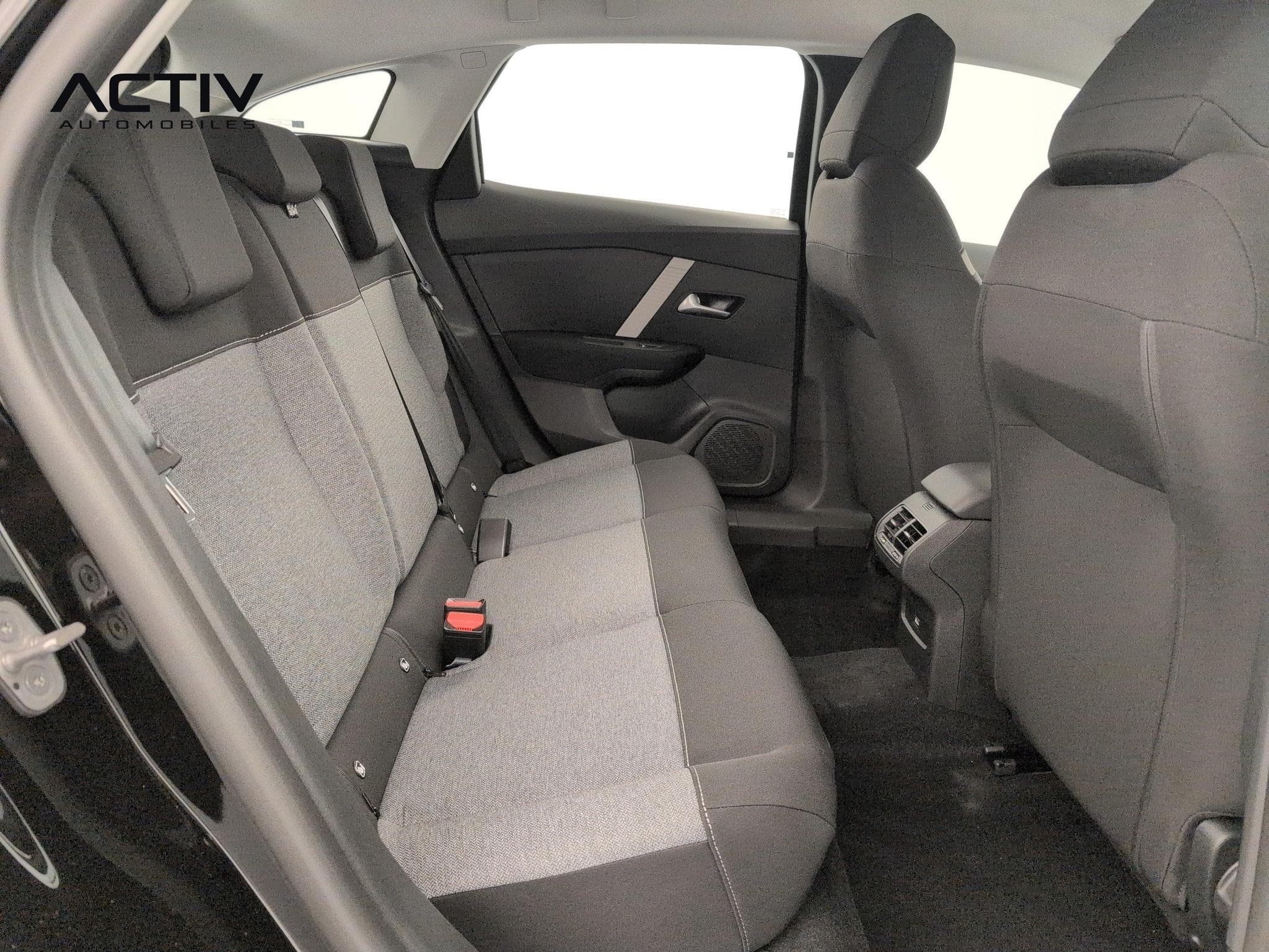 Citroën C4 Hybride 110 ch e-DCS6 You (2025) - Photo 10