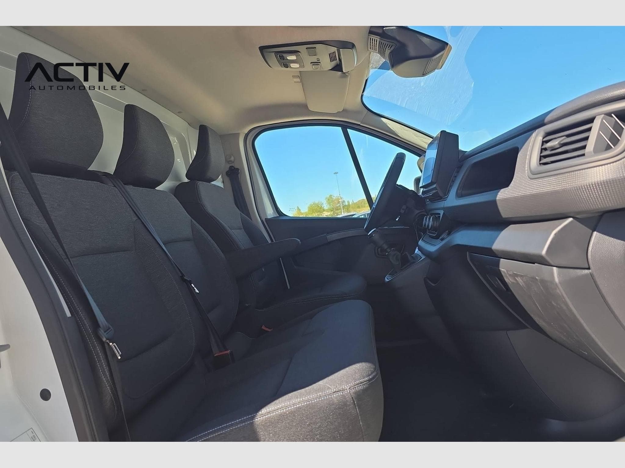Renault TRAFIC FOURGON DCI 150 L2H1 3T ADVANCE (2026) - Photo 9