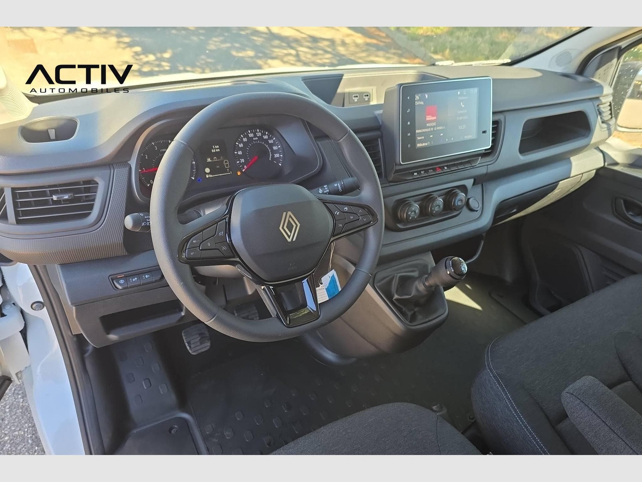 Renault TRAFIC FOURGON DCI 150 L2H1 3T ADVANCE (2026) - Photo 12