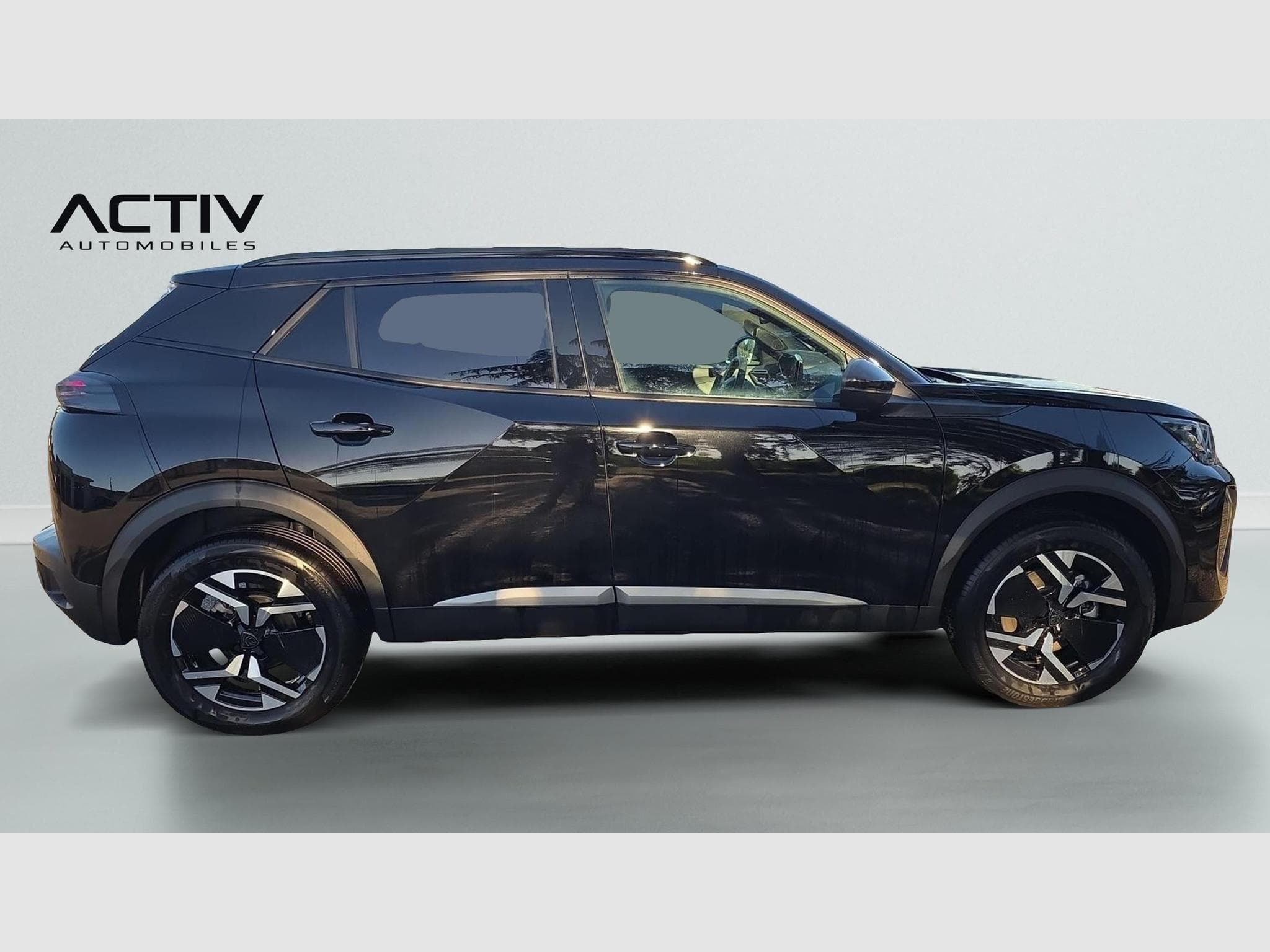 Peugeot 2008 Hybrid 145 e-DCS6 Allure (2026) - Photo 8