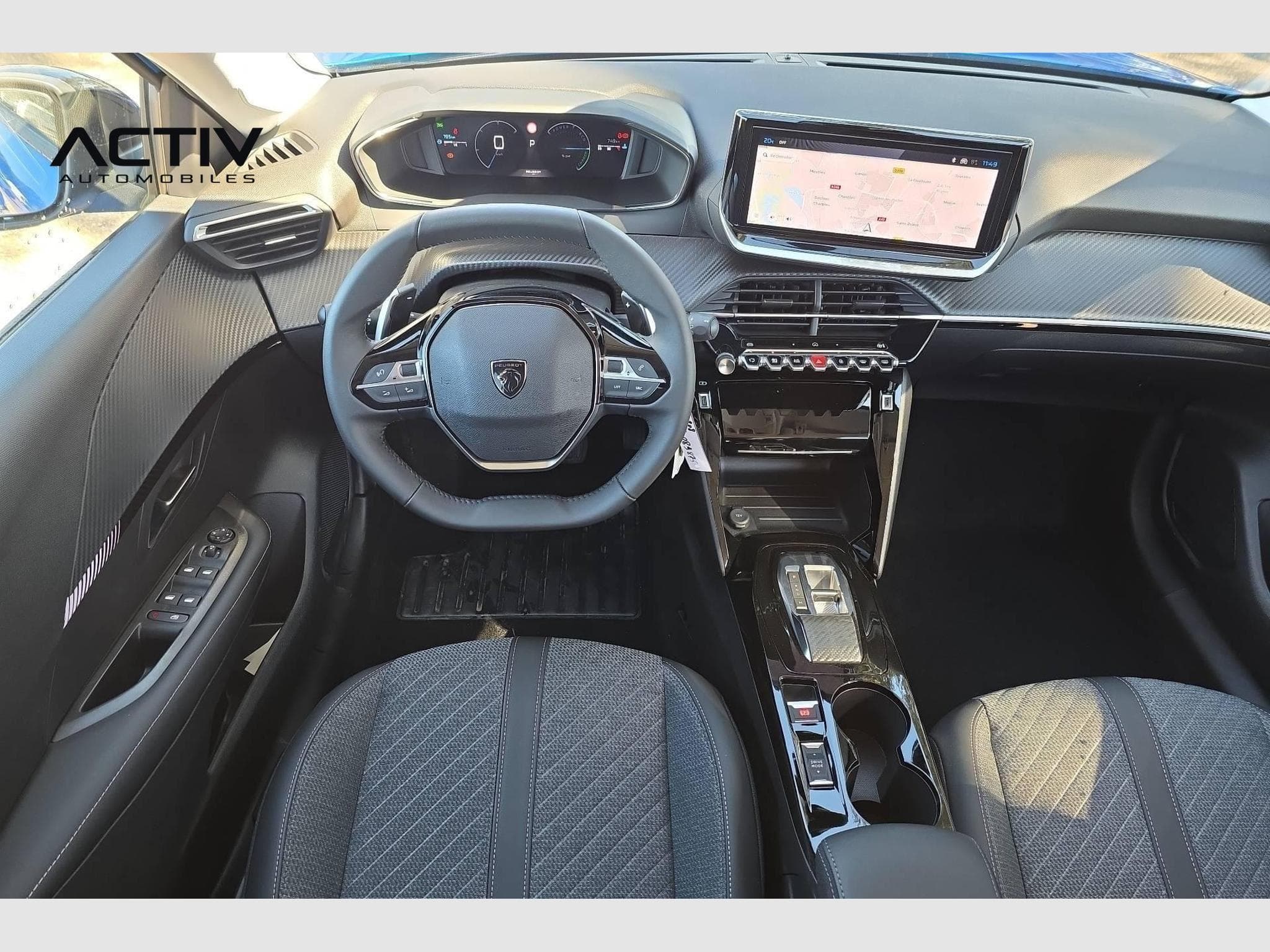 Peugeot 208 Hybrid 110 ch e-DCS6 Allure (2025) - Photo 13