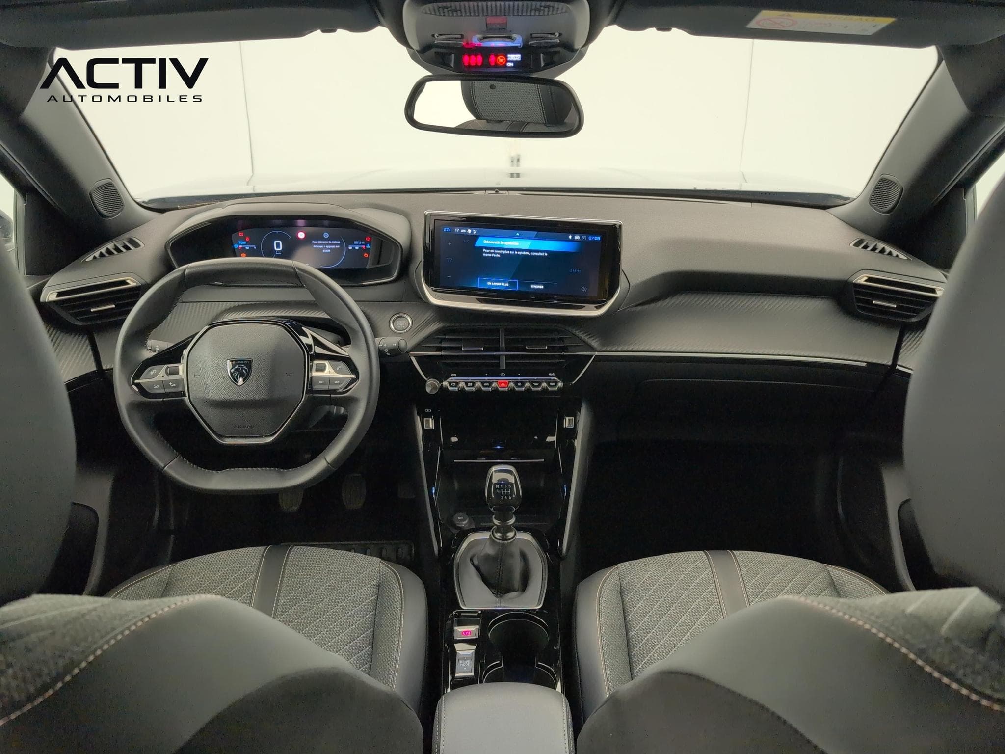 Peugeot 2008 100 S&S BVM6 Allure (2025) - Photo 13