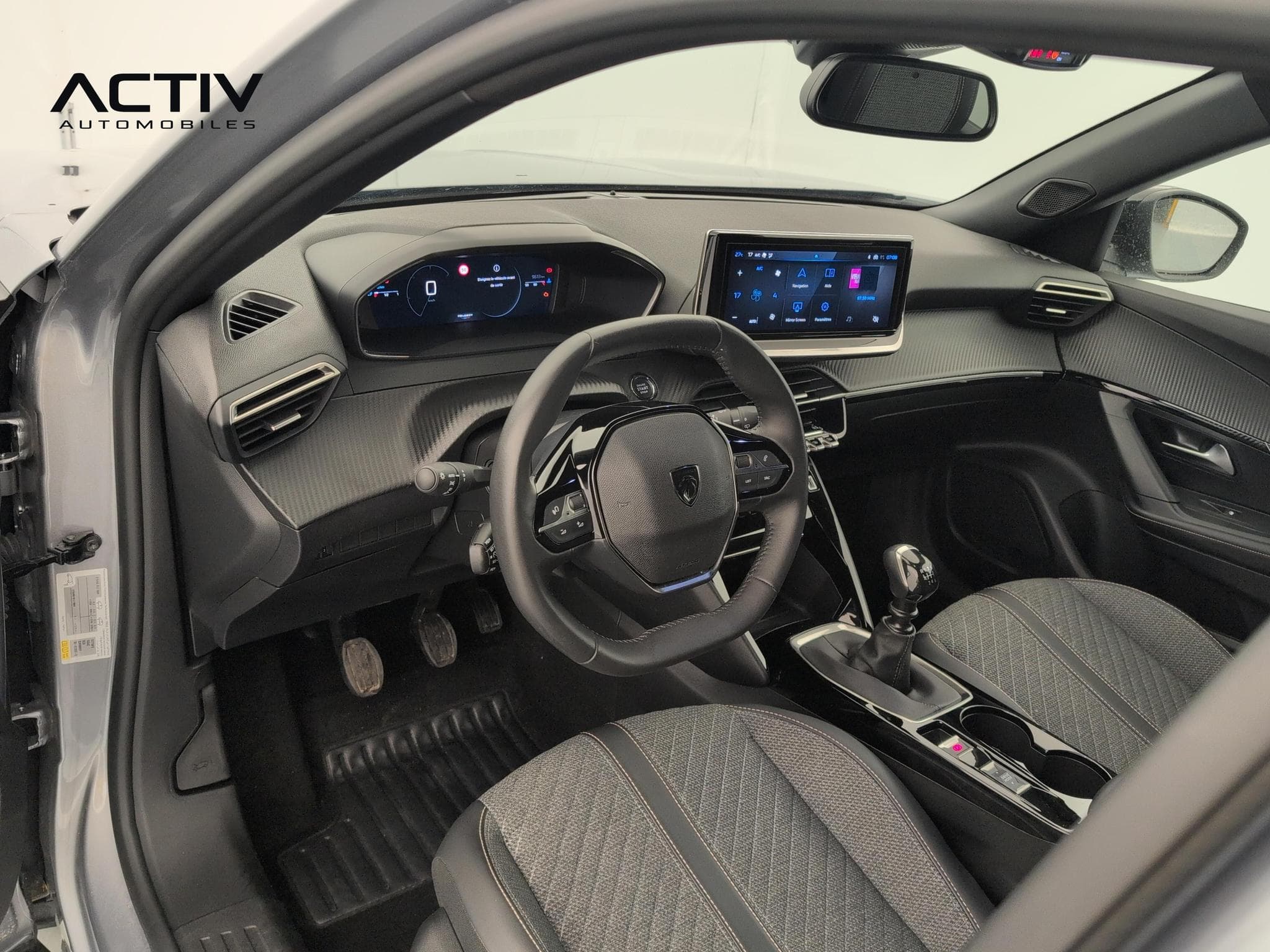 Peugeot 2008 100 S&S BVM6 Allure (2025) - Photo 15