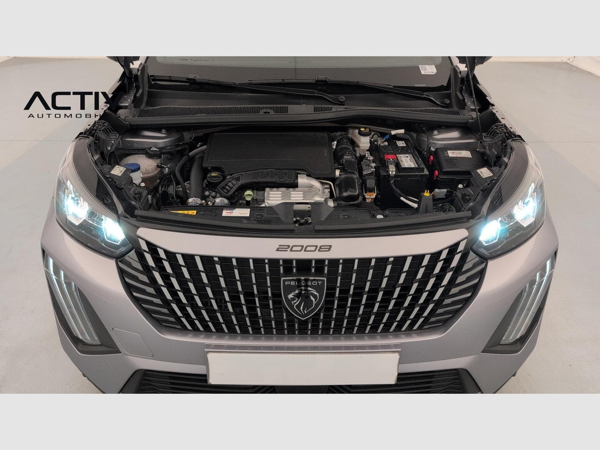 Peugeot 2008 100 S&S BVM6 Allure (2025) - Photo 19