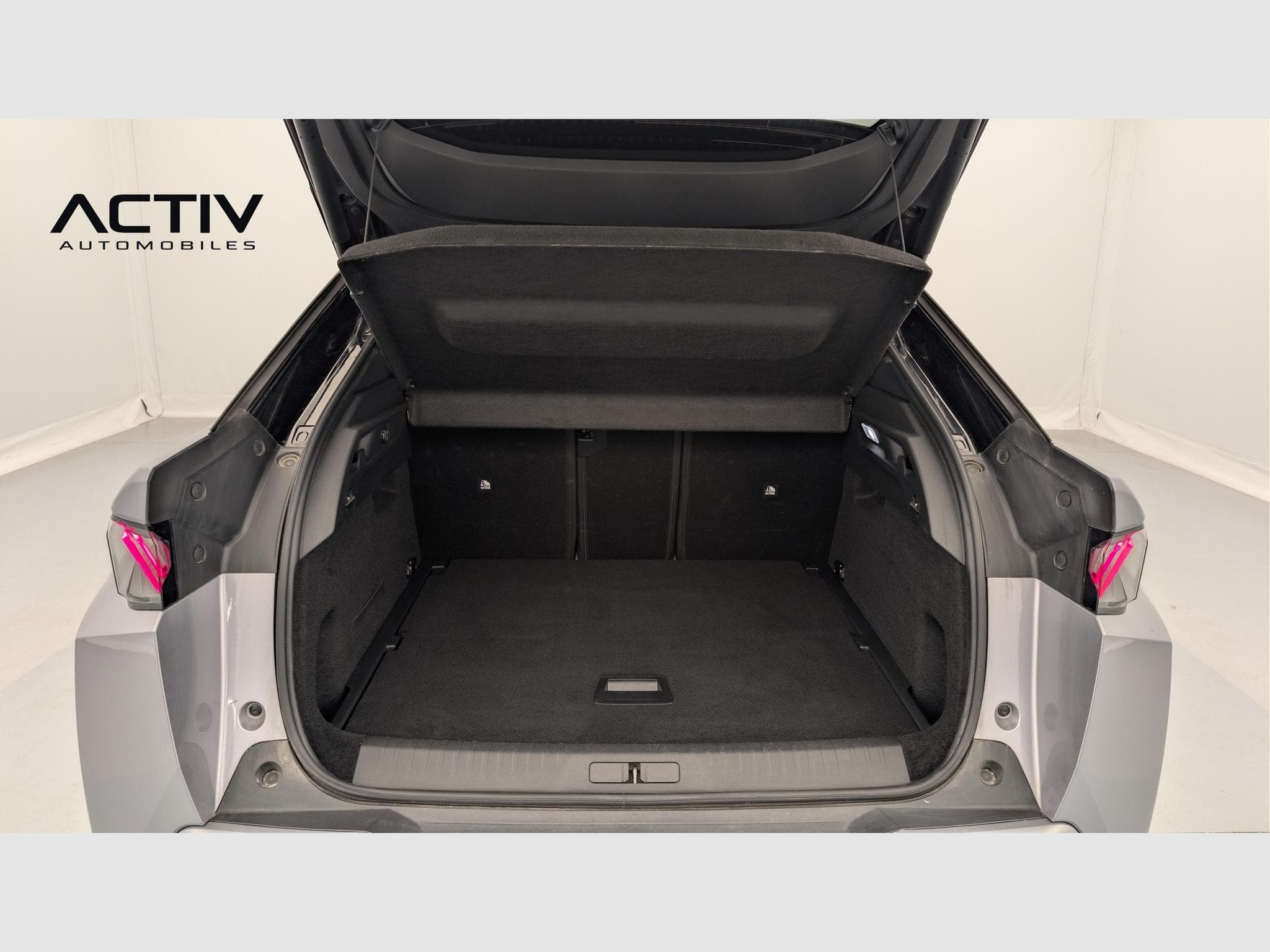 Peugeot 3008 Hybrid 145 e-DCS6 GT (2025) - Foto 11