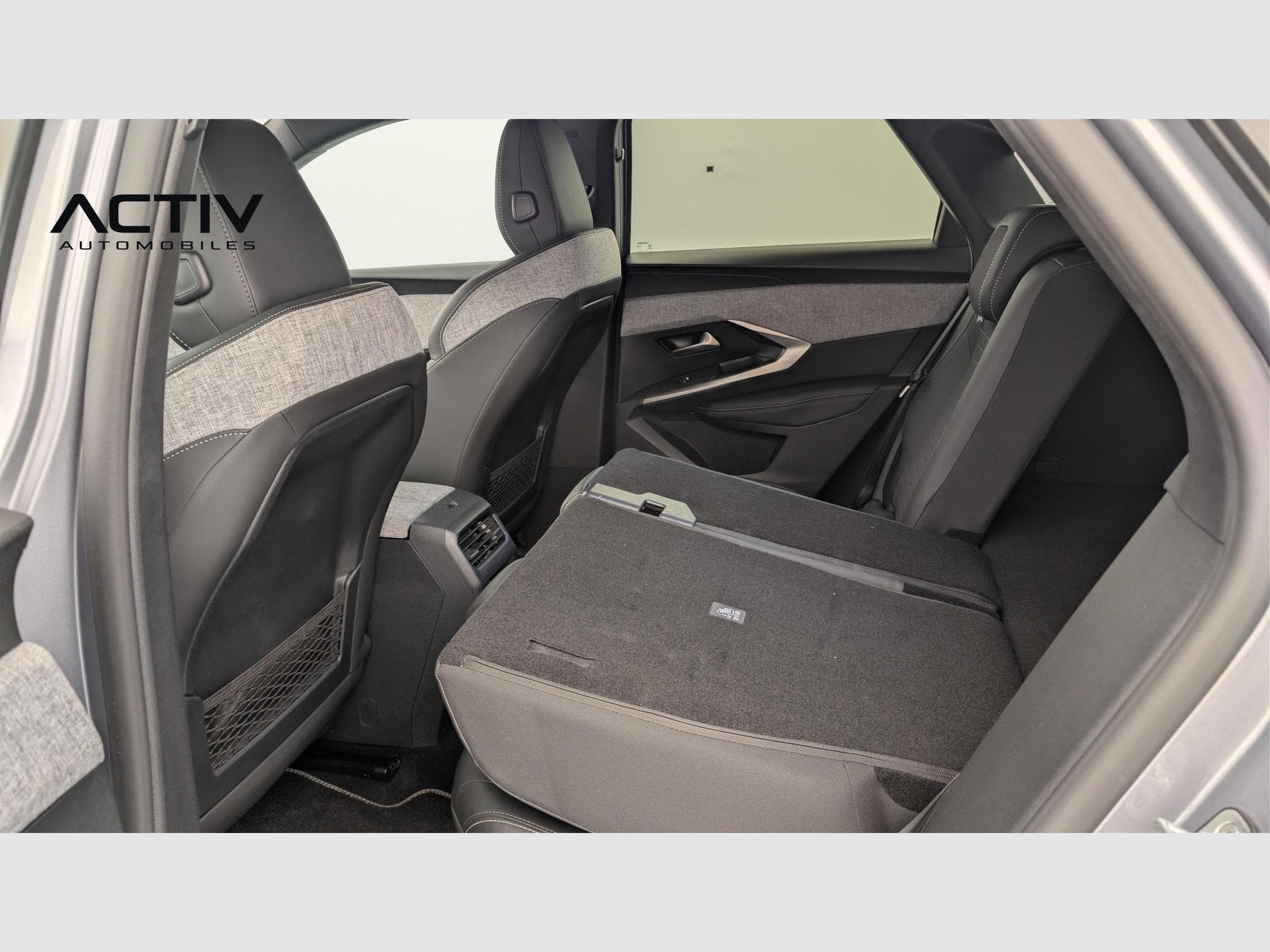 Peugeot 3008 Hybrid 145 e-DCS6 GT (2025) - Foto 12