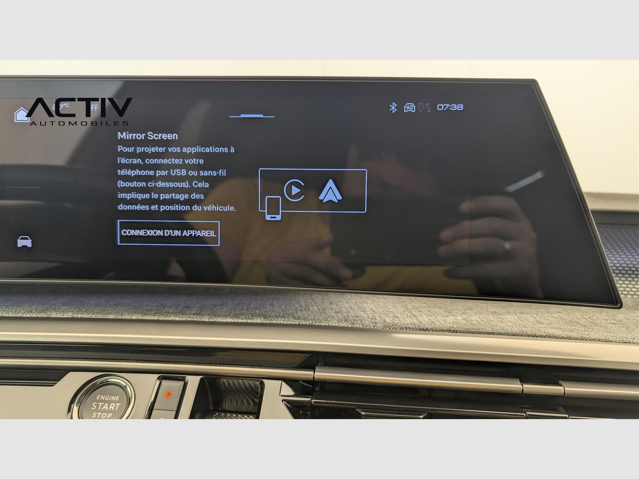 Peugeot 3008 Hybrid 145 e-DCS6 GT (2025) - Foto 17