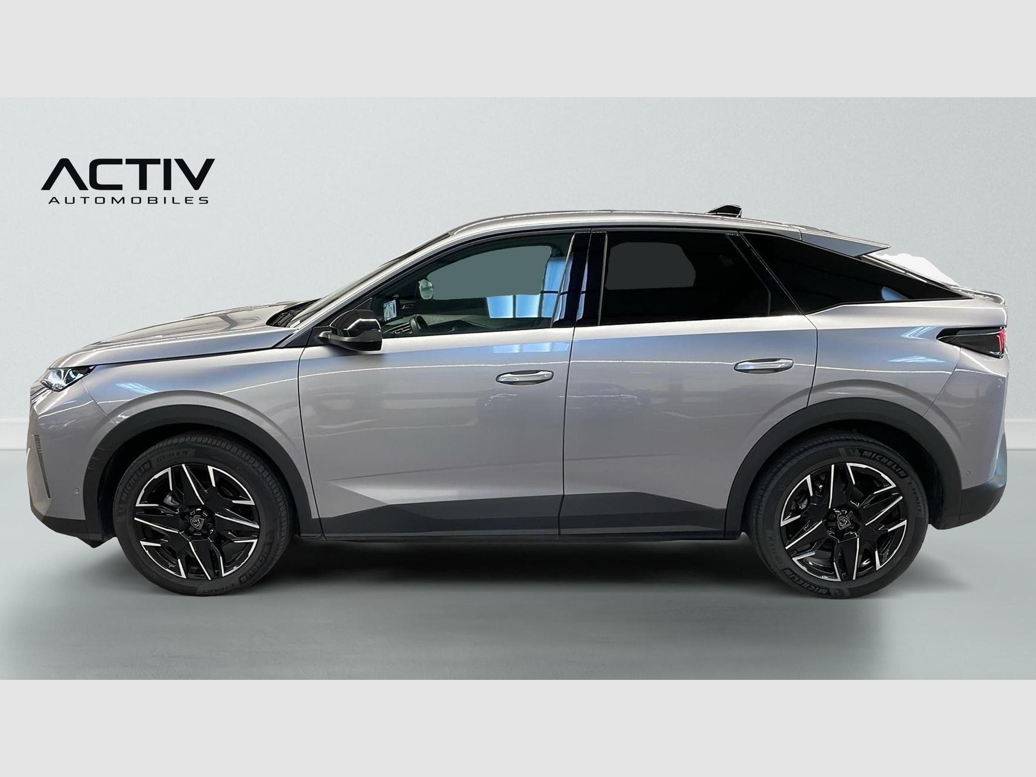 Peugeot 3008 Hybrid 145 e-DCS6 Allure (2025) - Foto 4