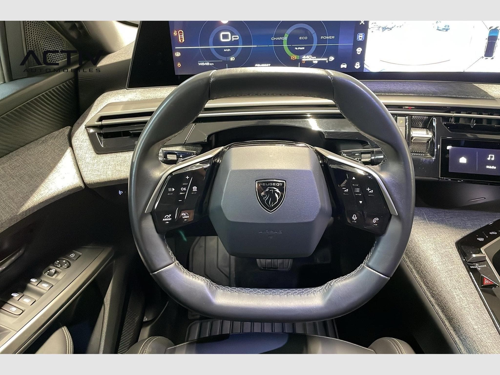 Peugeot 3008 Hybrid 145 e-DCS6 Allure (2025) - Foto 14