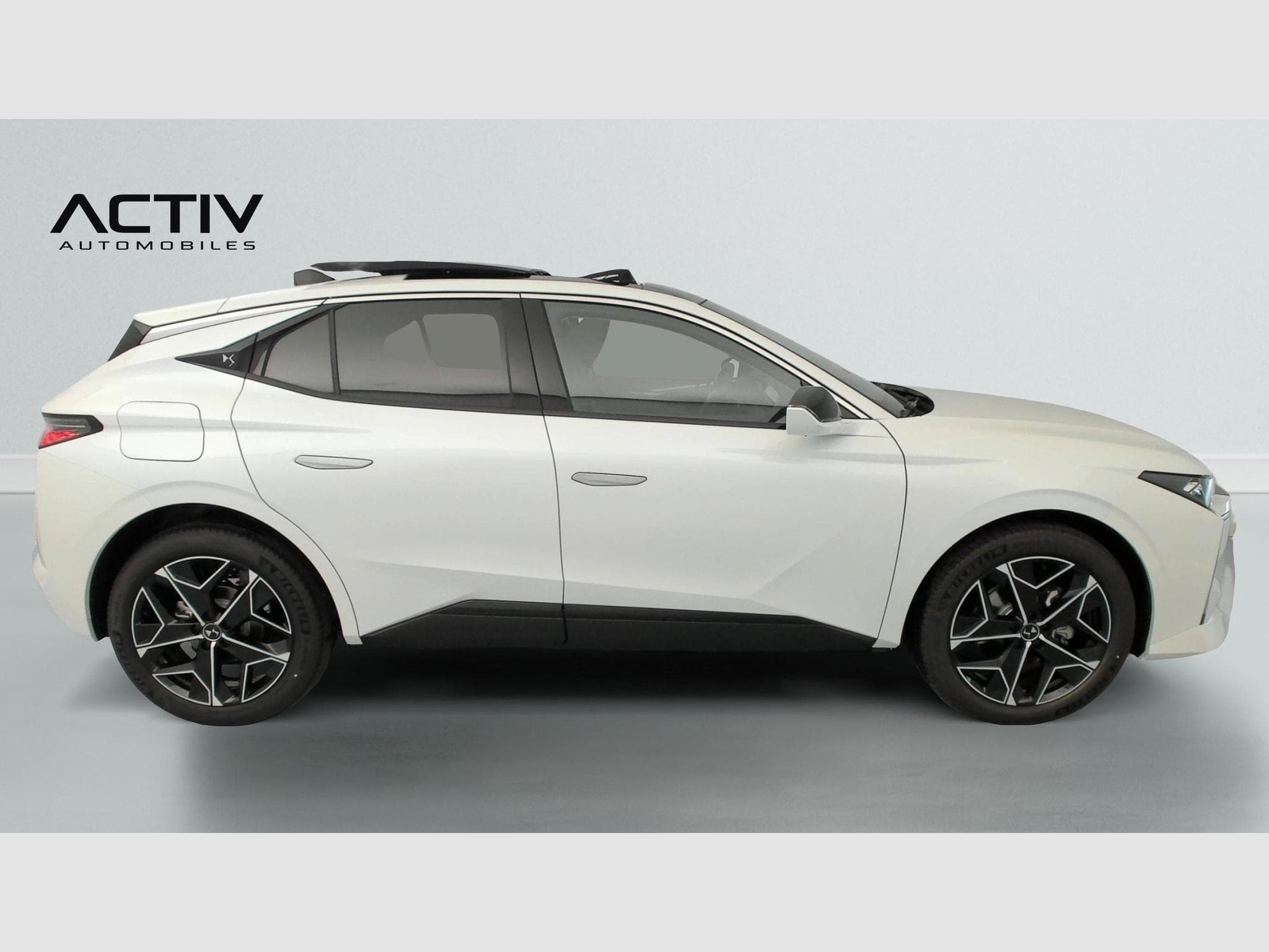 DS Automobiles DS4 Hybride 145 e-DCT6 Etoile - Alcantara (2025) - Foto 8