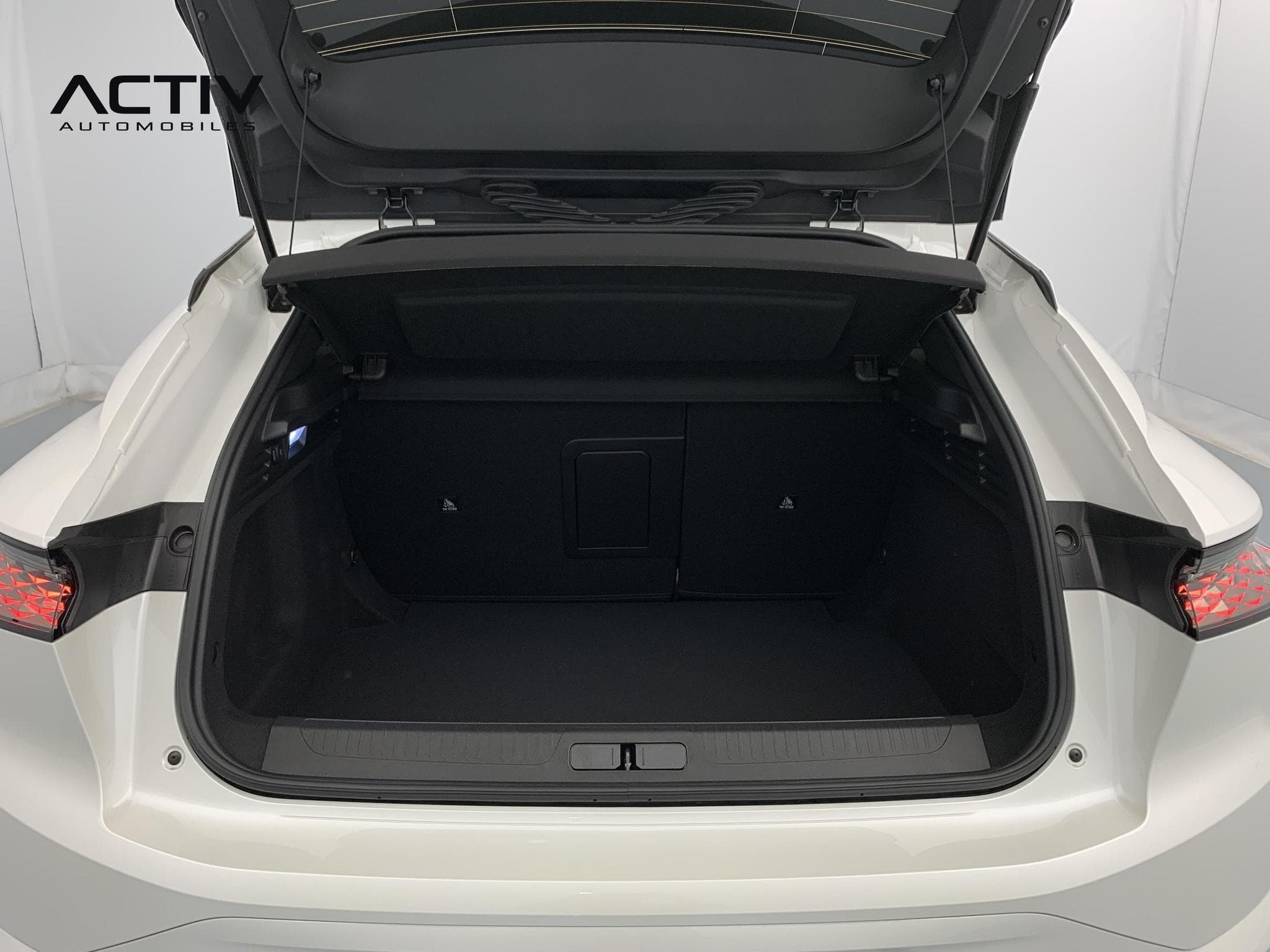 DS Automobiles DS4 Hybride 145 e-DCT6 Etoile - Alcantara (2025) - Foto 11