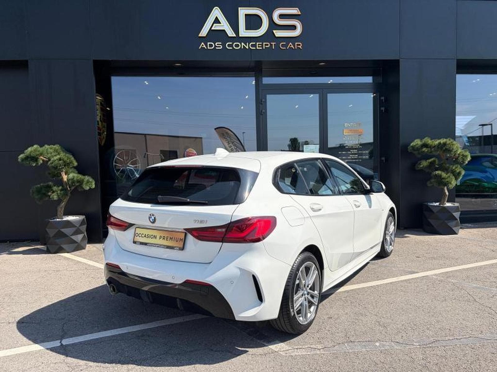 BMW 118 i Pack M 1.5L 140ch /Sièges chauffants/GPS (2019) - Photo 3