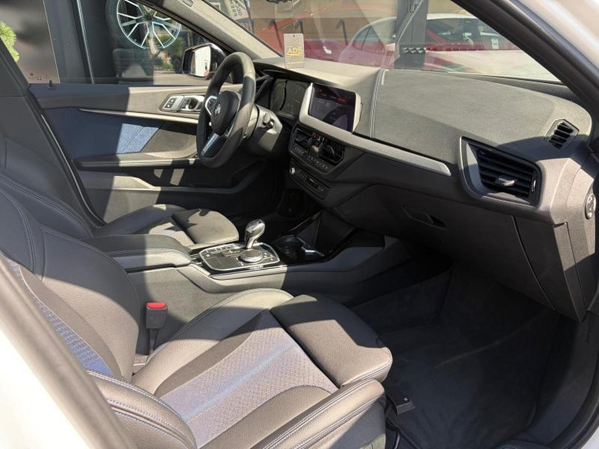 BMW 118 i Pack M 1.5L 140ch /Sièges chauffants/GPS (2019) - Photo 13
